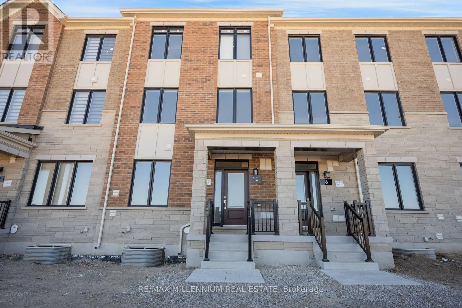 MAIN - 10 THORNBIRD CRESCENT
