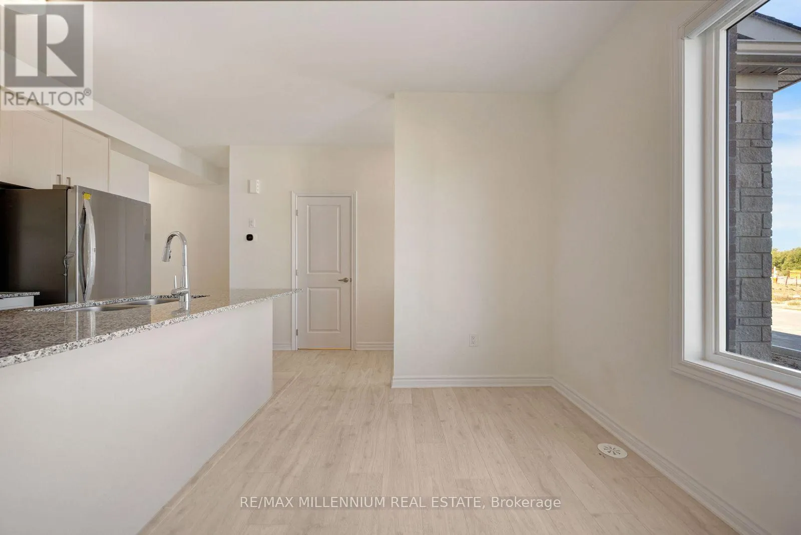 MAIN - 10 THORNBIRD CRESCENT