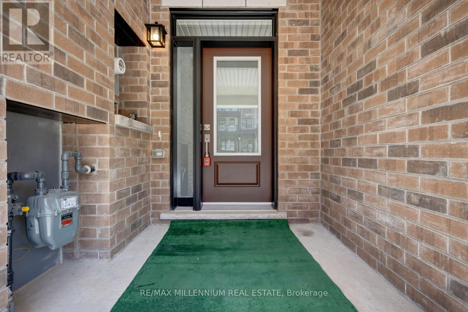 MAIN - 10 THORNBIRD CRESCENT