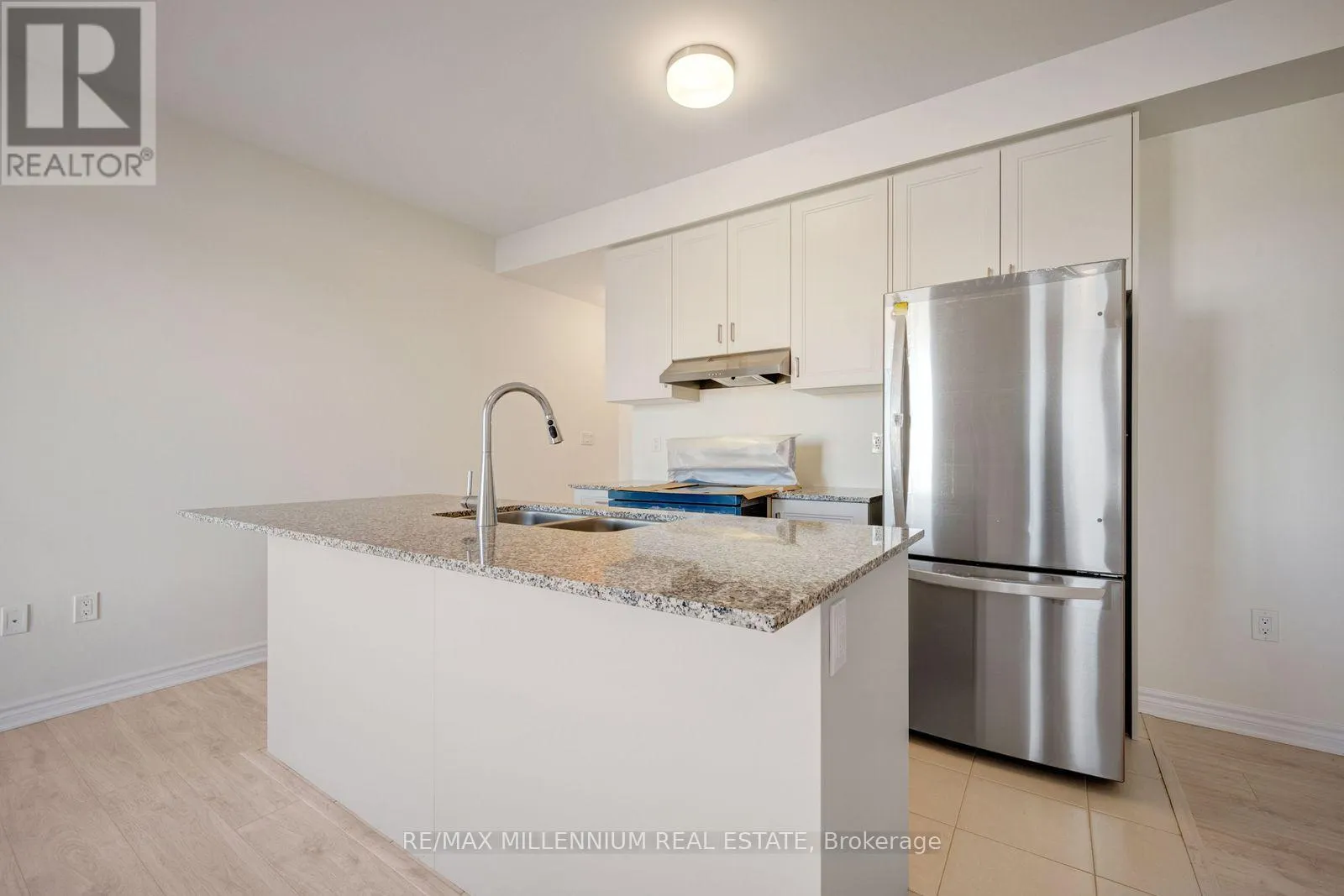 MAIN - 10 THORNBIRD CRESCENT