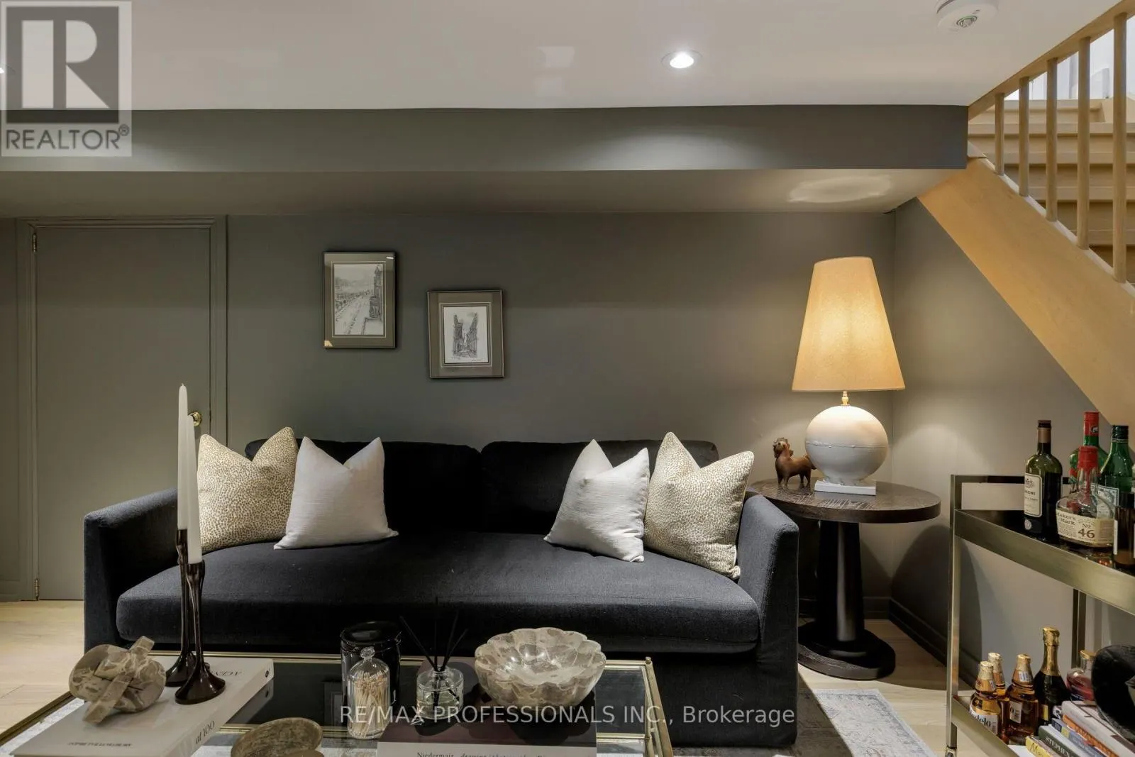 8 GLENN MURRAY DRIVE