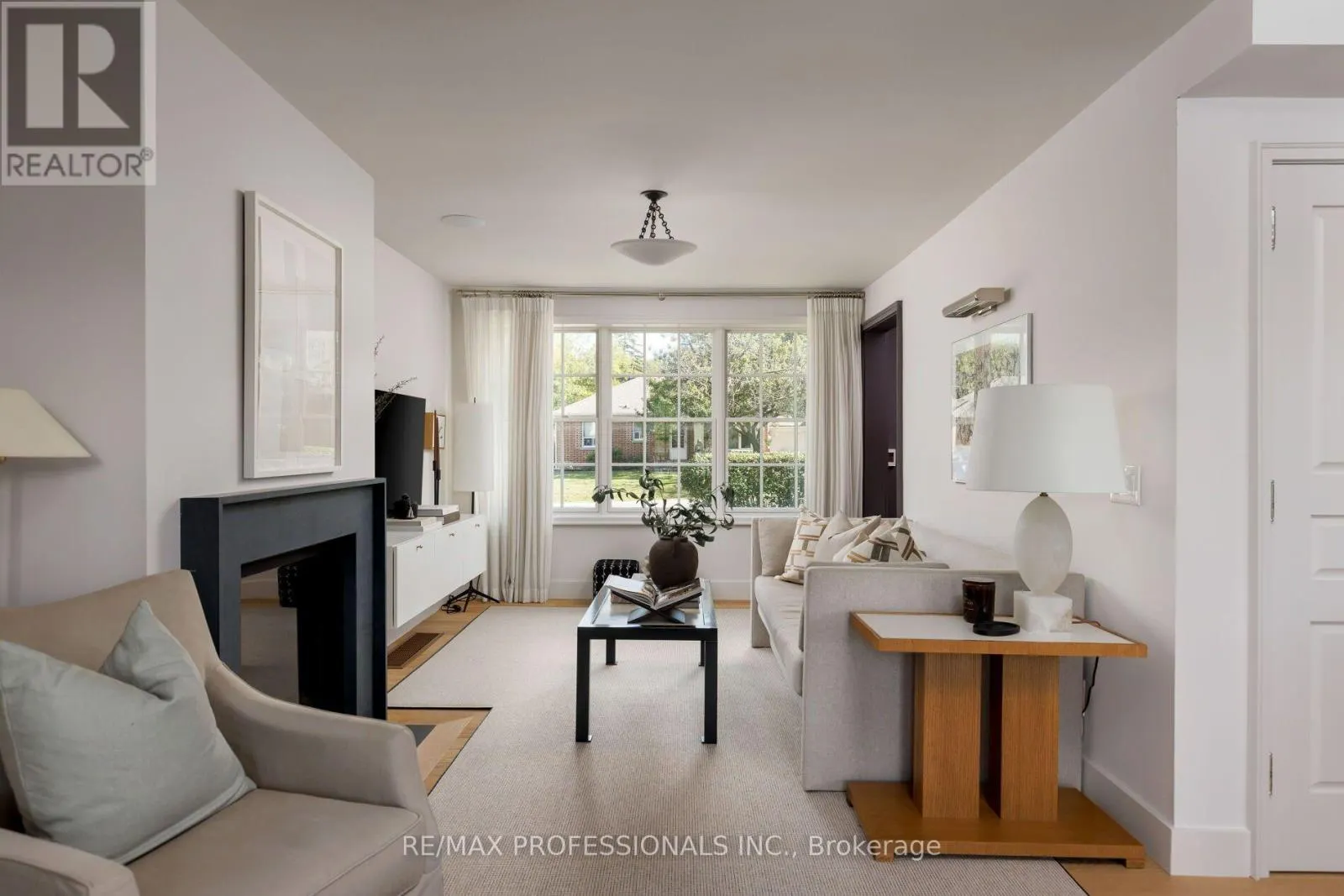 8 GLENN MURRAY DRIVE