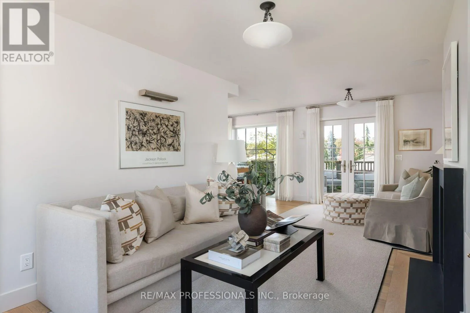8 GLENN MURRAY DRIVE