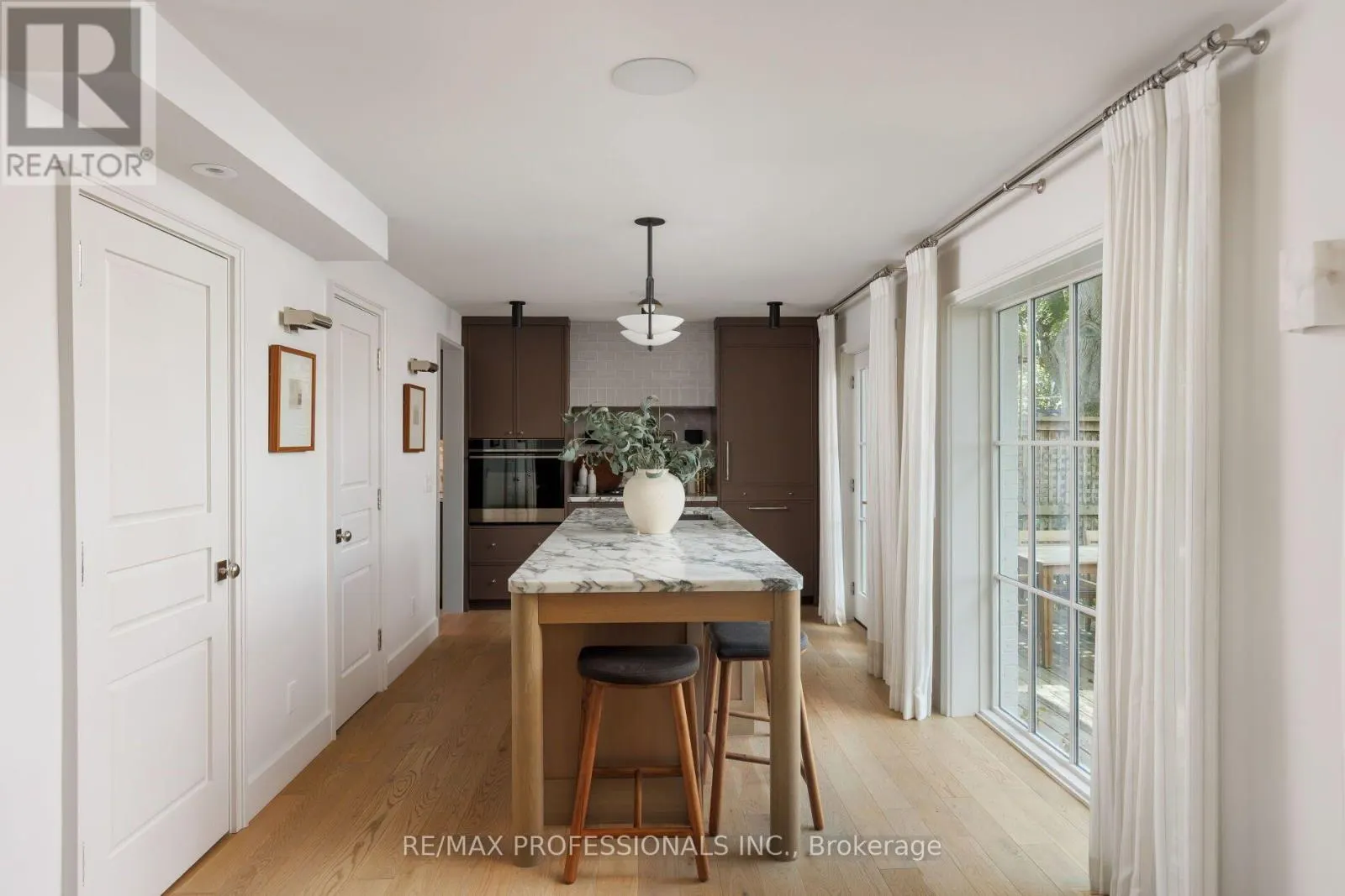 8 GLENN MURRAY DRIVE