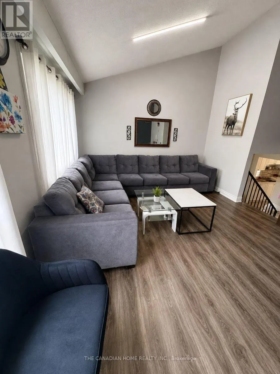 15 HINCHLEY WOOD GROVE