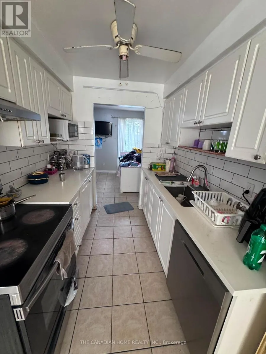 15 HINCHLEY WOOD GROVE