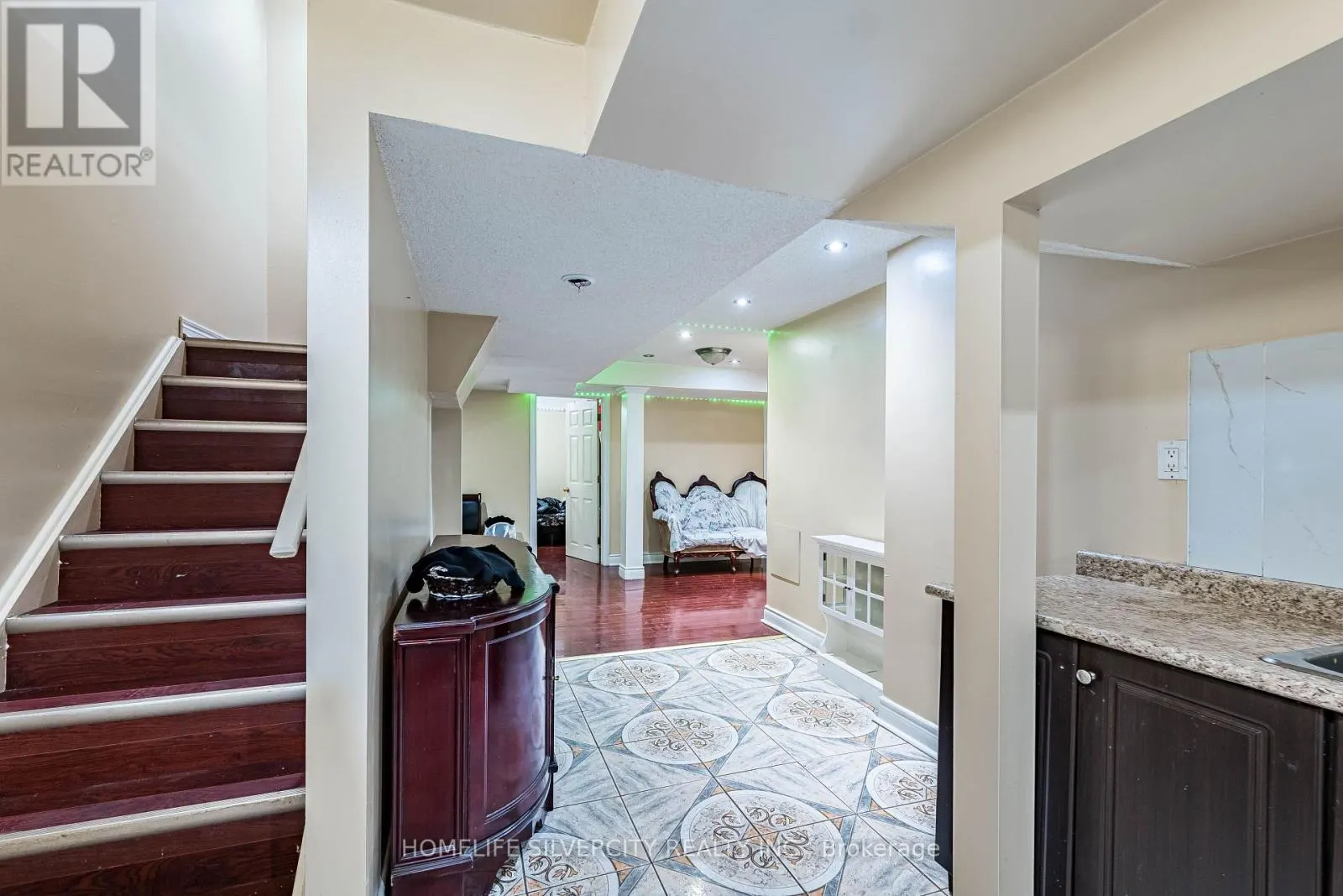 7 SHADYRIDGE ROAD