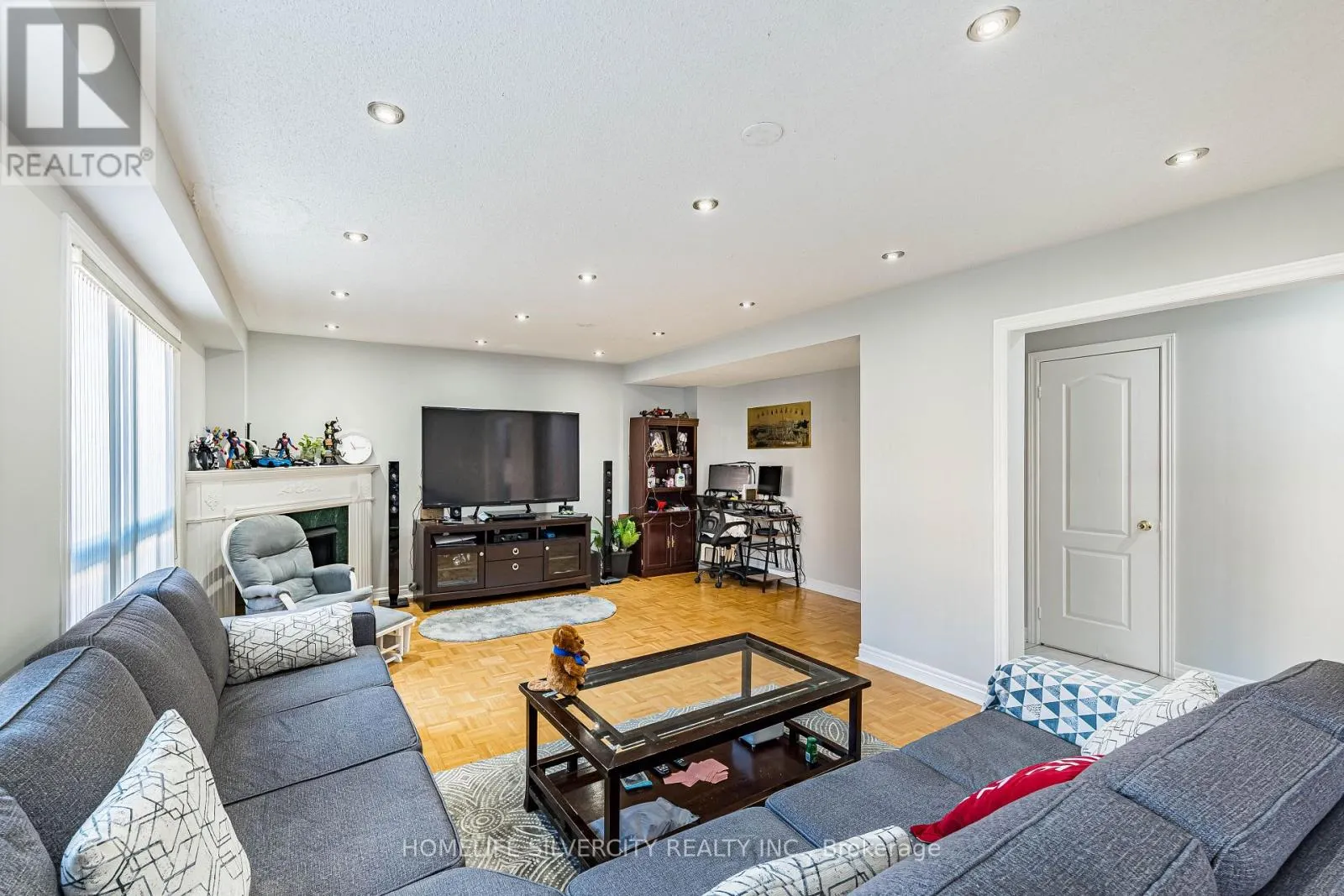 7 SHADYRIDGE ROAD