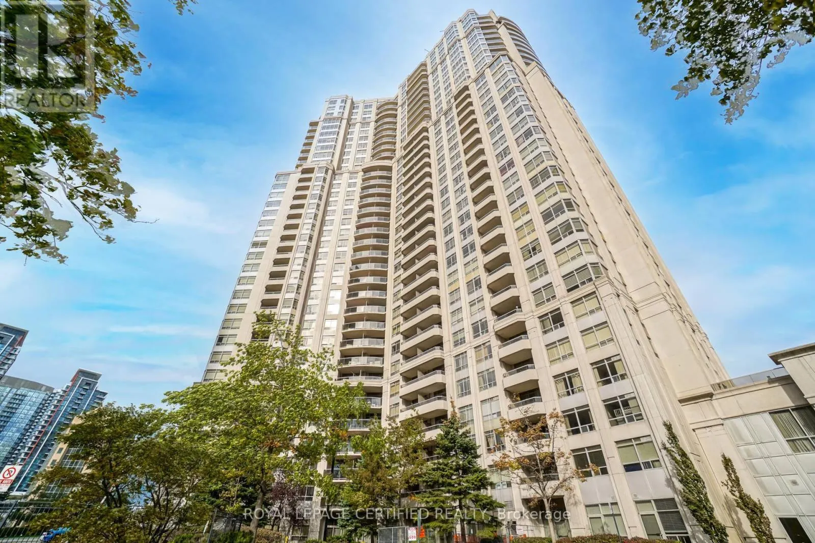 507 - 35 KINGSBRIDGE GARDEN CIRCLE