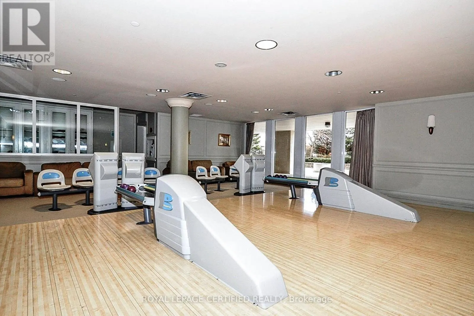507 - 35 KINGSBRIDGE GARDEN CIRCLE