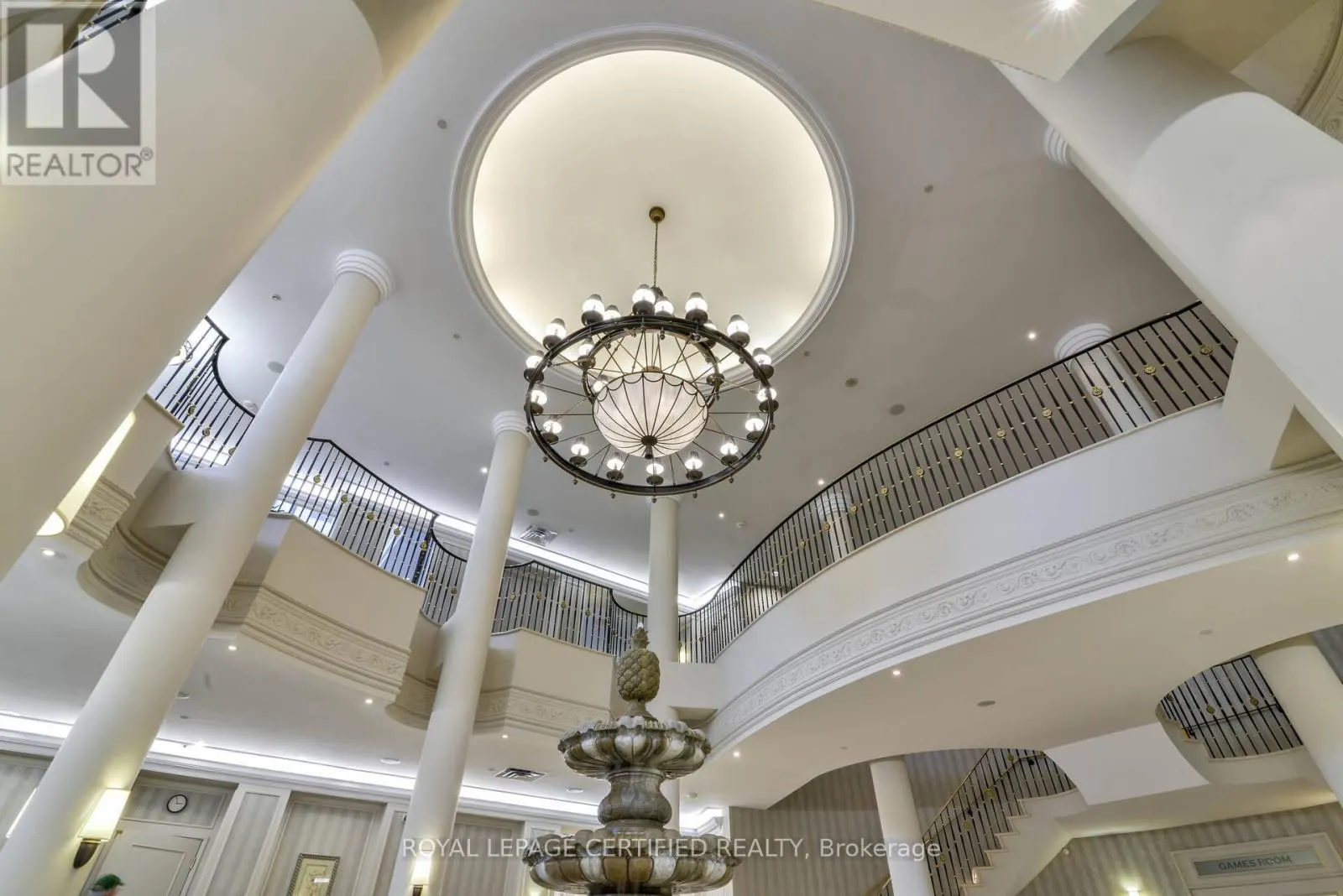507 - 35 KINGSBRIDGE GARDEN CIRCLE