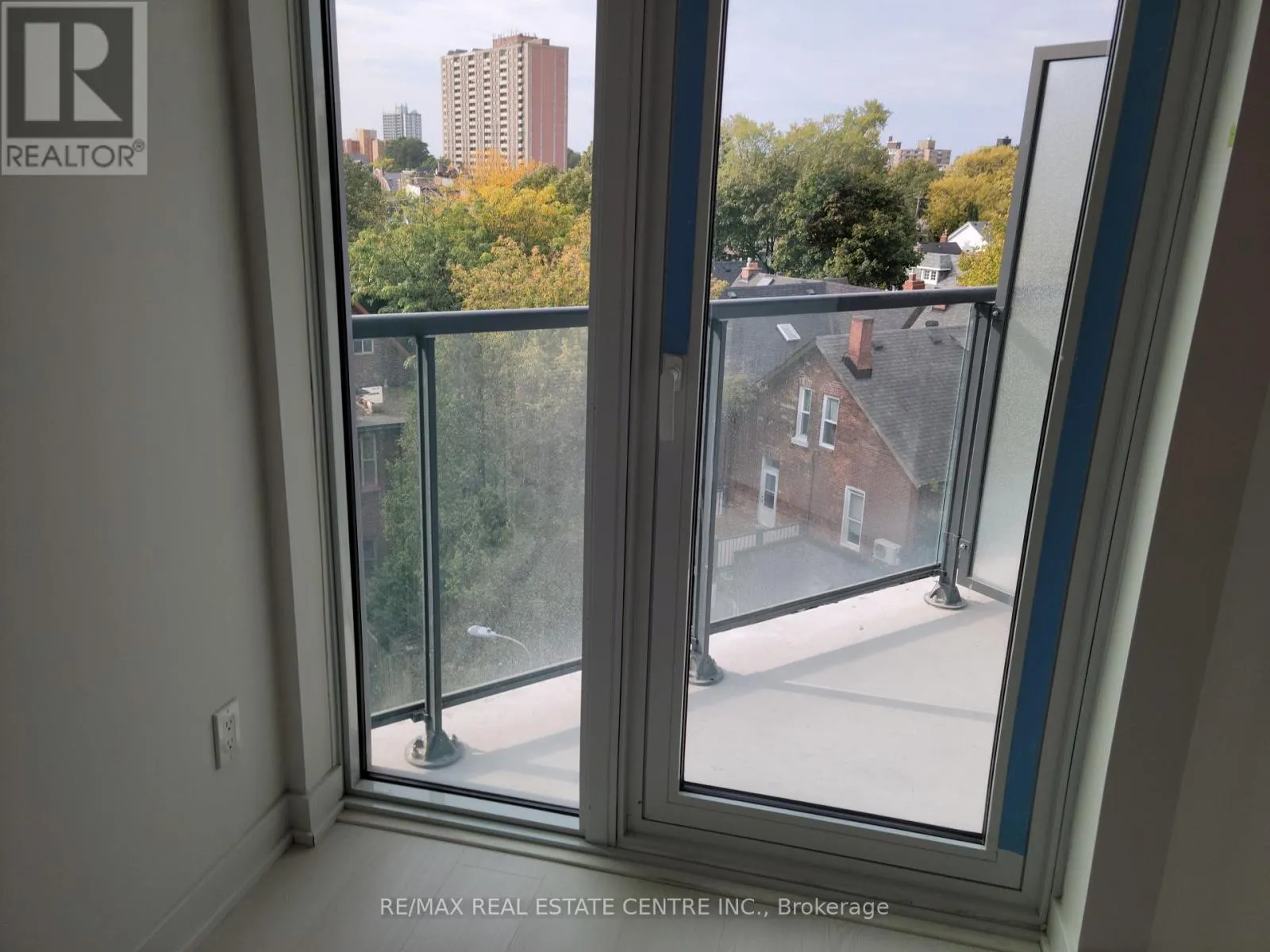 514 - 57 BROCK AVENUE