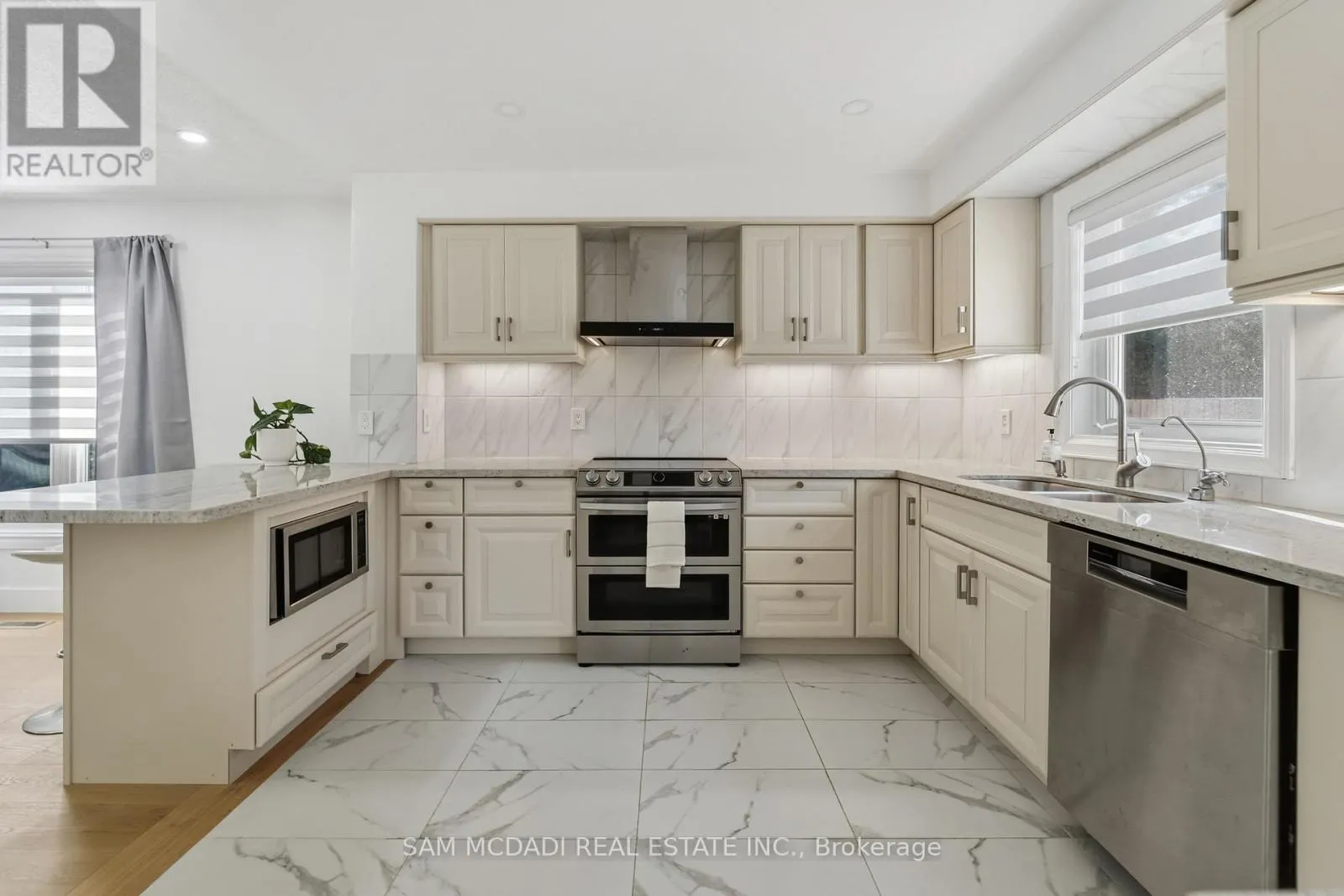 3071 BAYBERRY DRIVE
