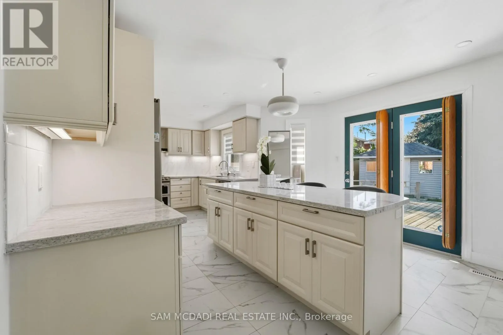 3071 BAYBERRY DRIVE