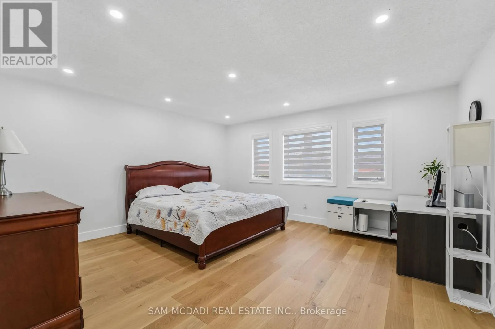 3071 BAYBERRY DRIVE