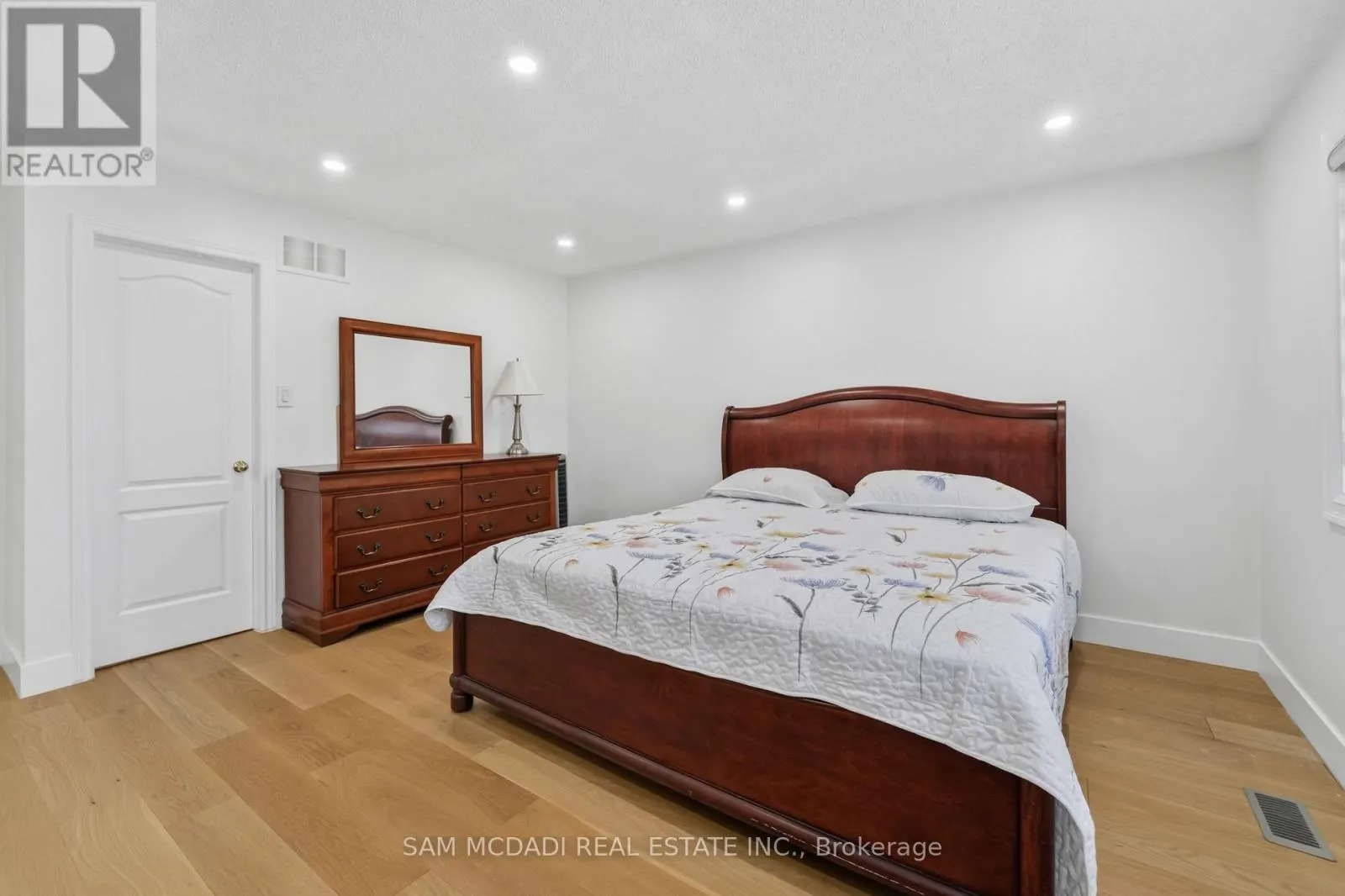 3071 BAYBERRY DRIVE
