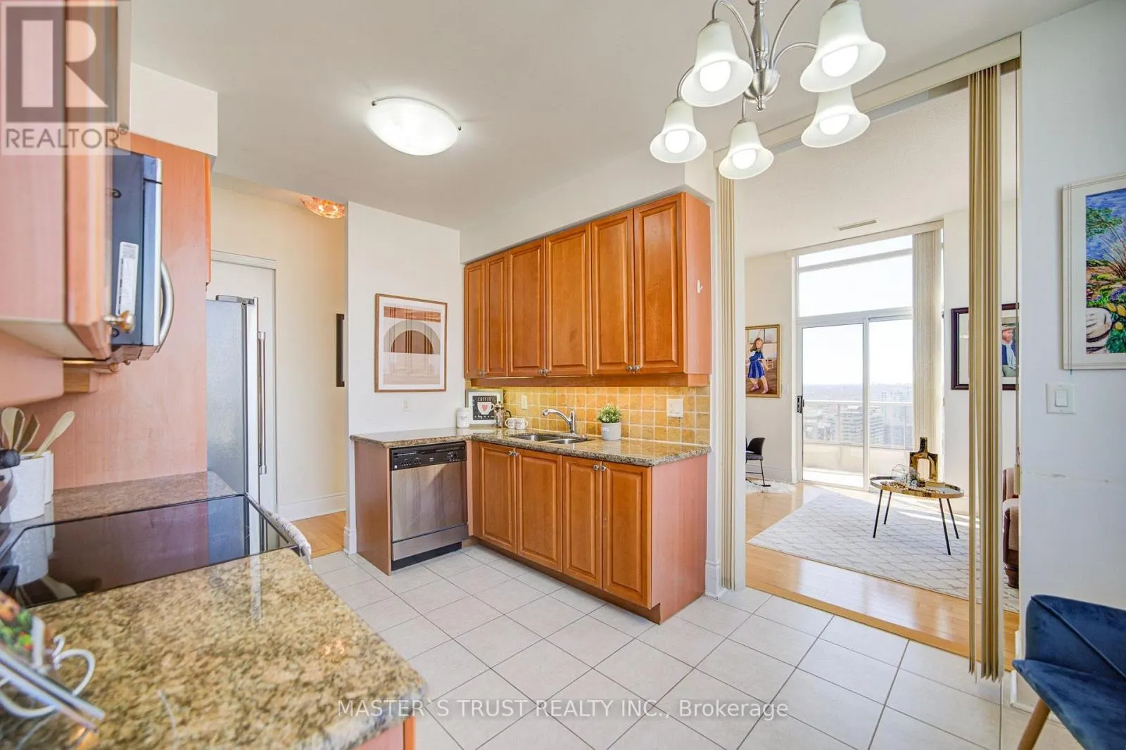 GPH10 - 3880 DUKE OF YORK BOULEVARD