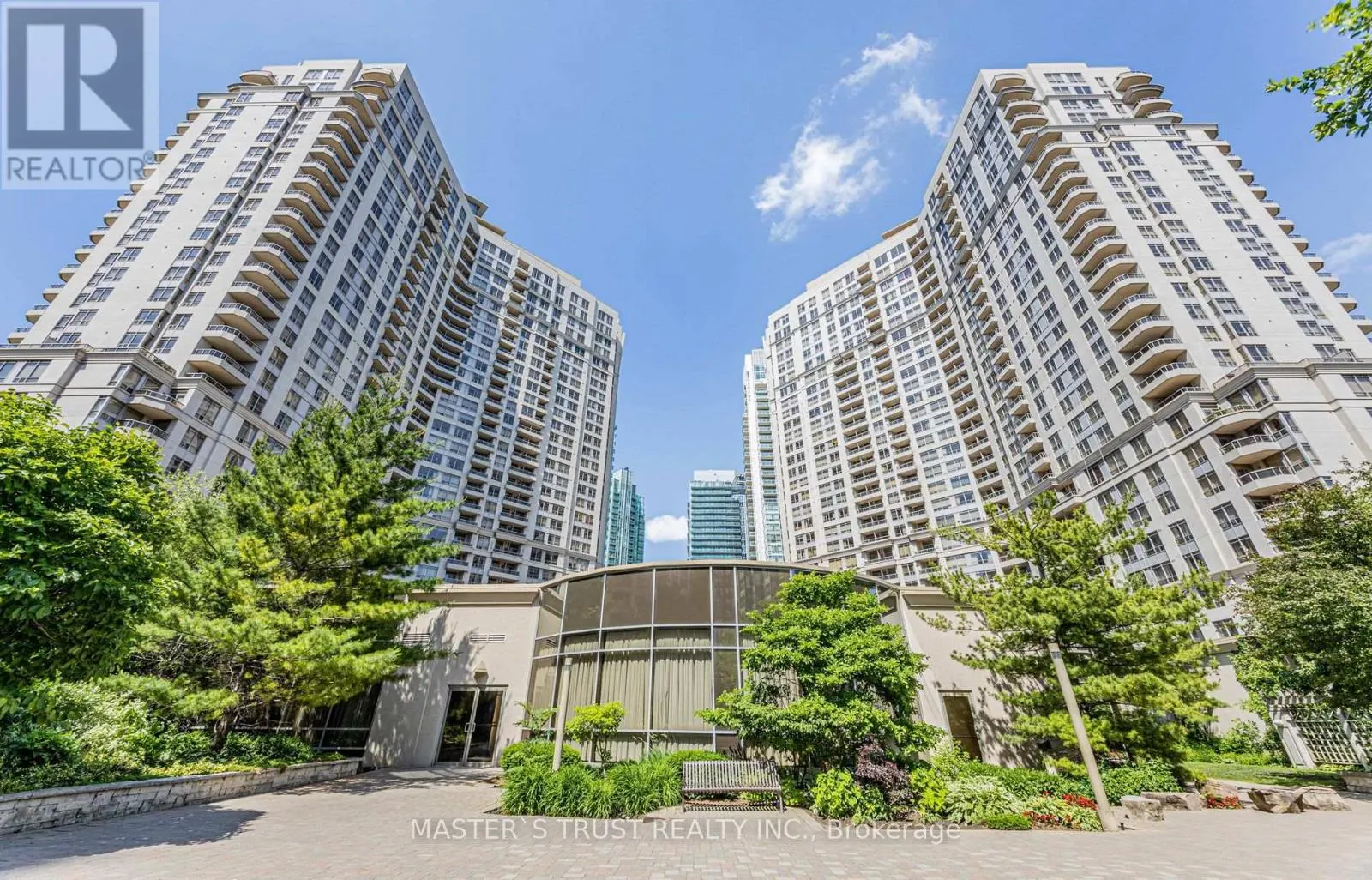 GPH10 - 3880 DUKE OF YORK BOULEVARD