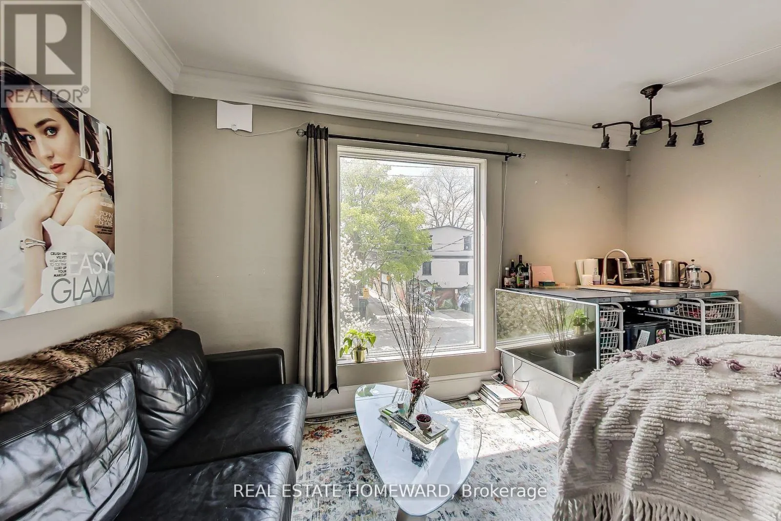 4 - 73 ELM GROVE AVENUE
