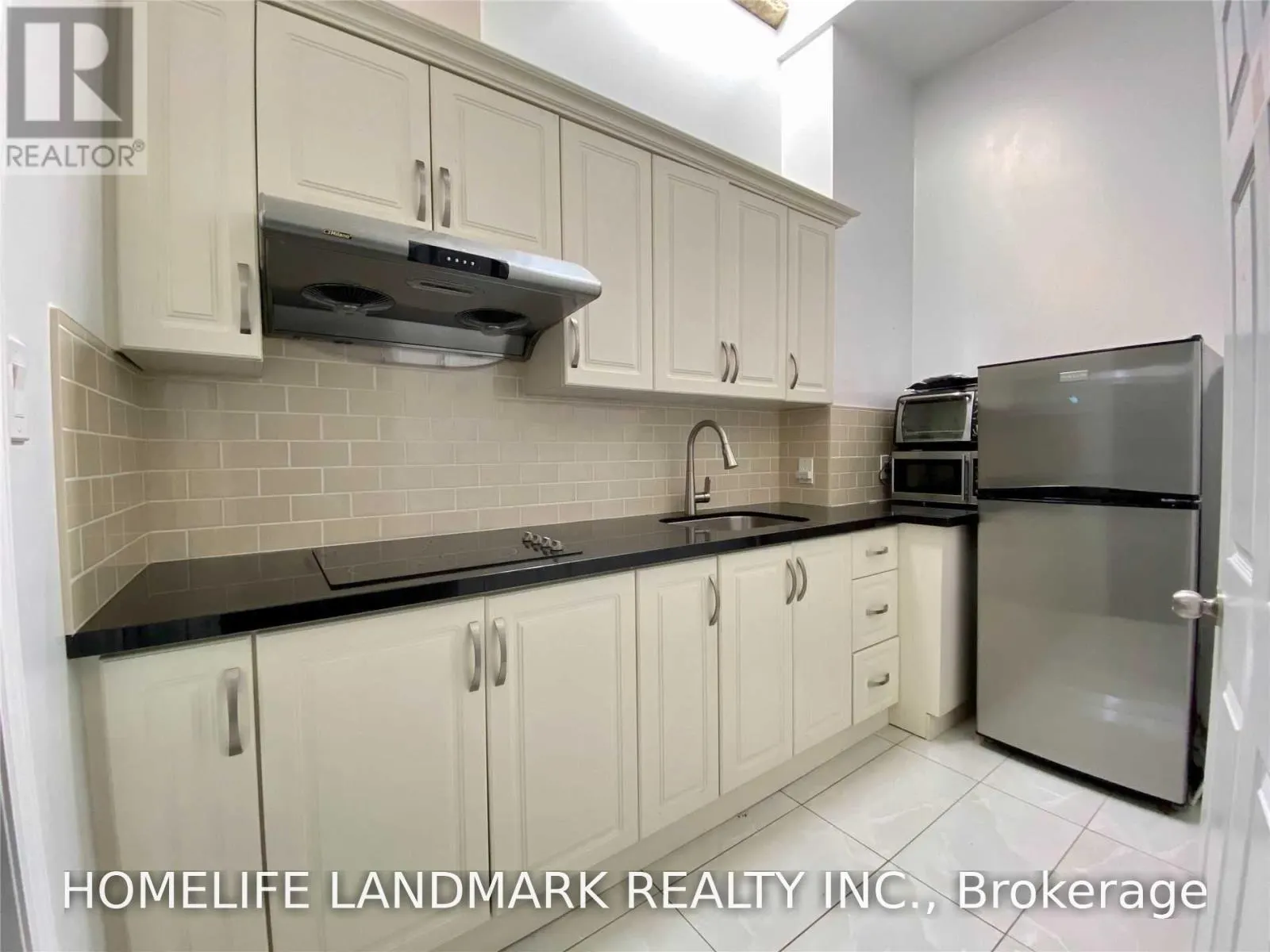 2B - 1406 QUEEN STREET W