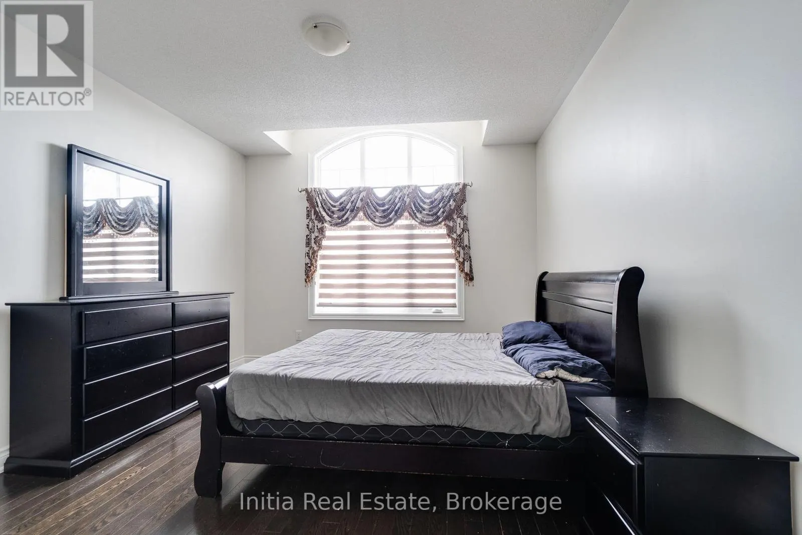 12 ERINTOWN CRESCENT S