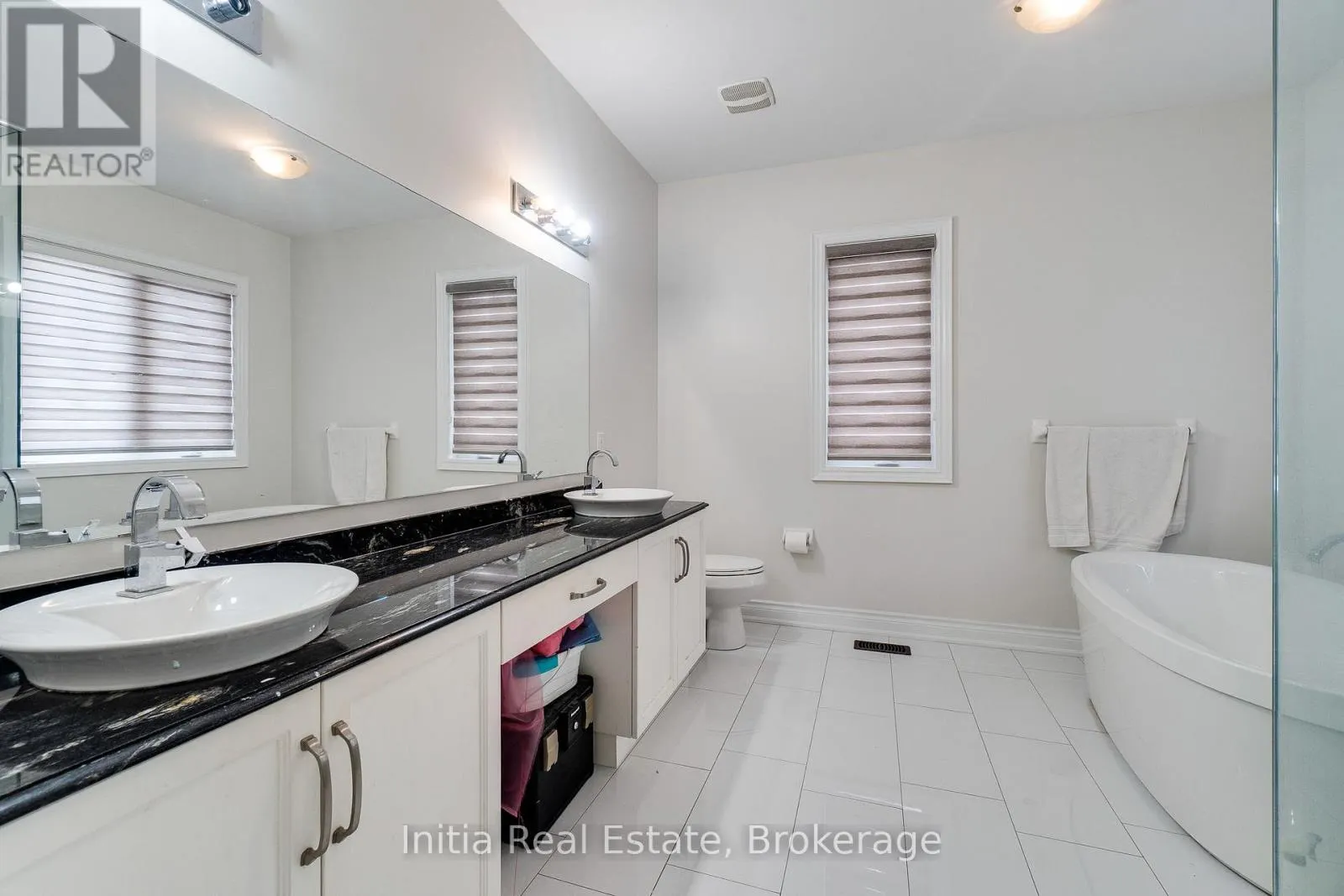 12 ERINTOWN CRESCENT S