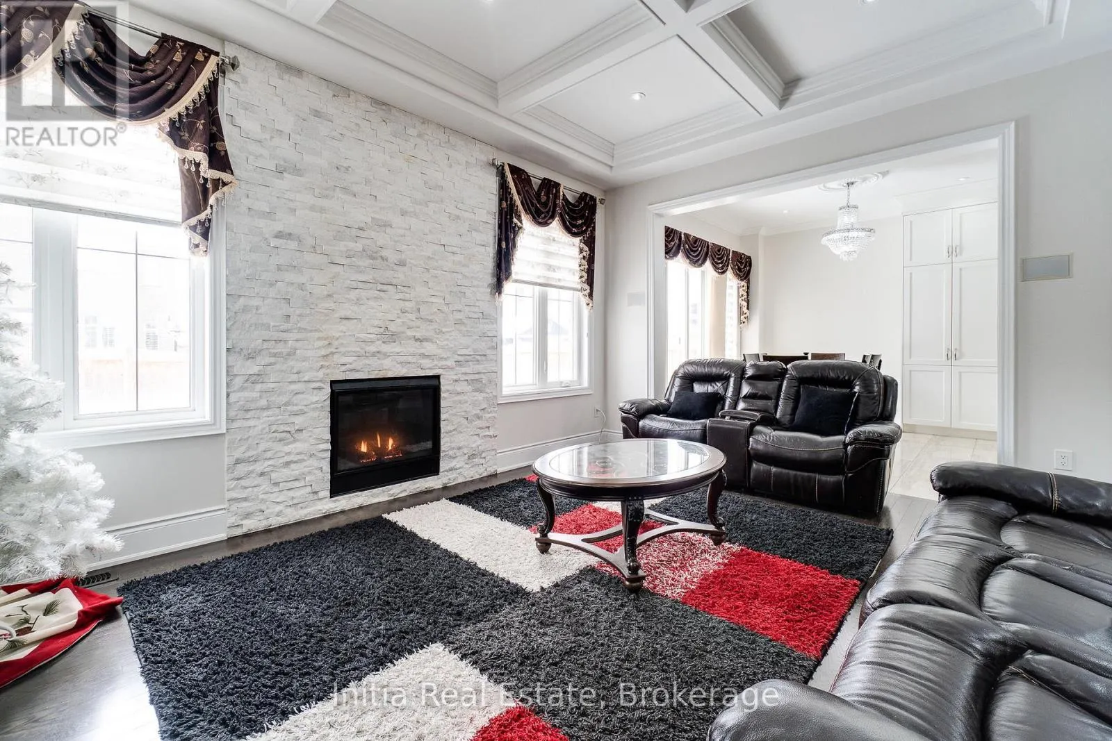 12 ERINTOWN CRESCENT S