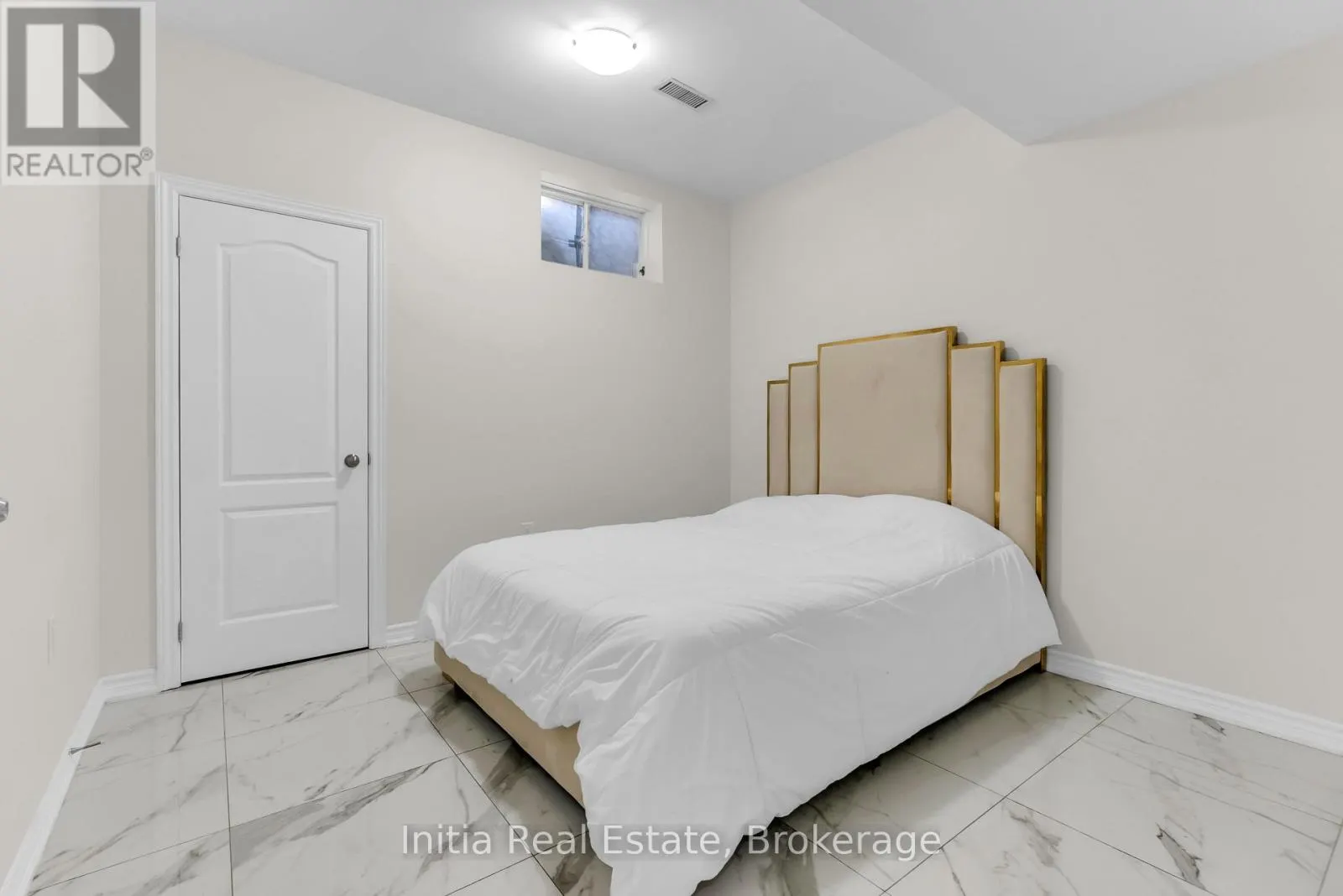 12 ERINTOWN CRESCENT S