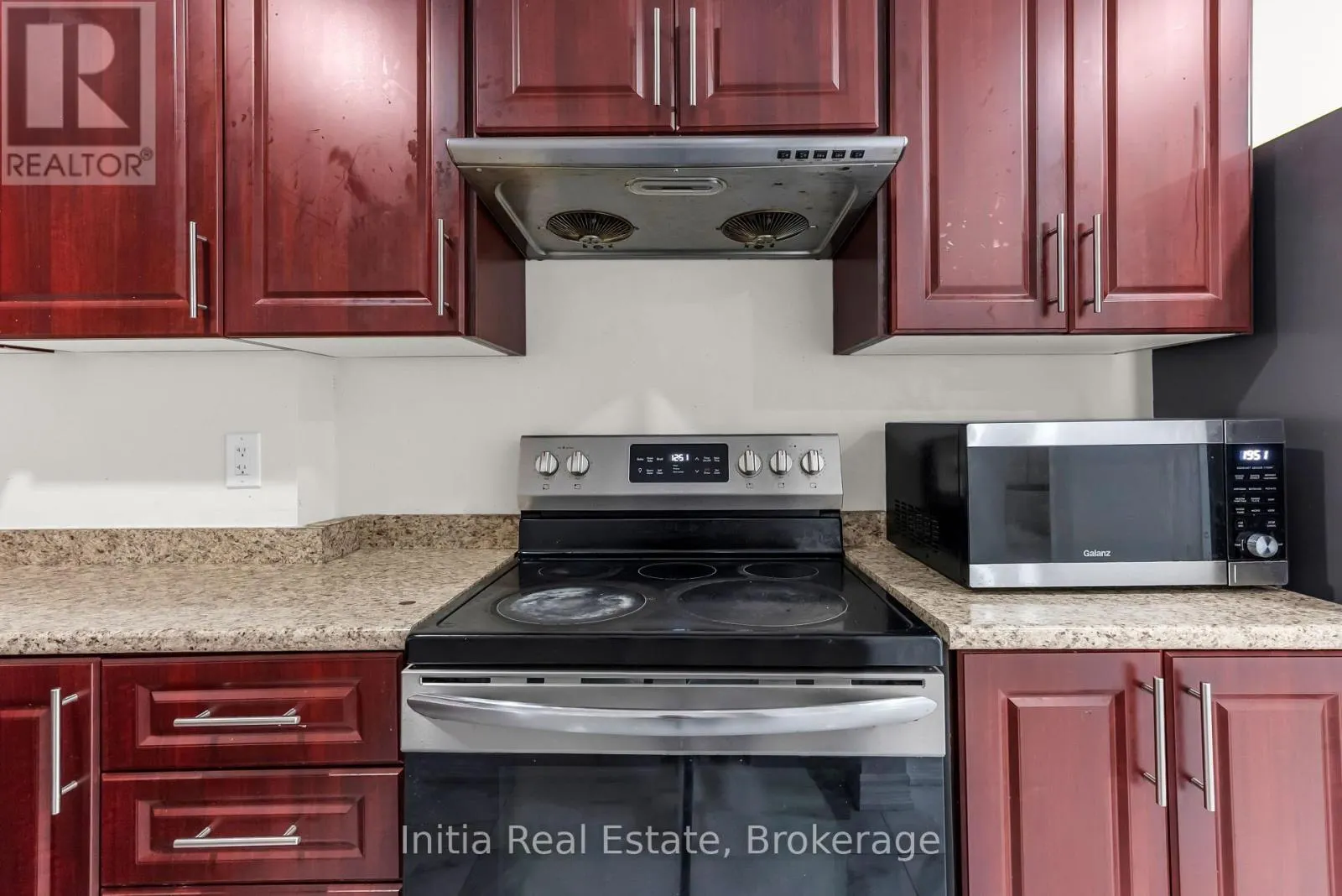 12 ERINTOWN CRESCENT S