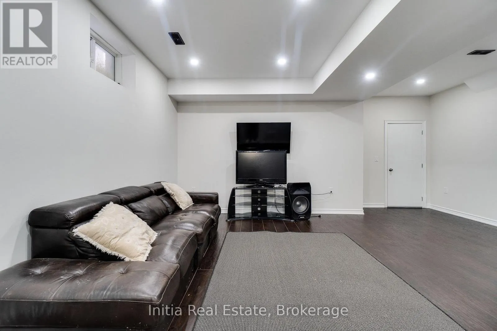 12 ERINTOWN CRESCENT S