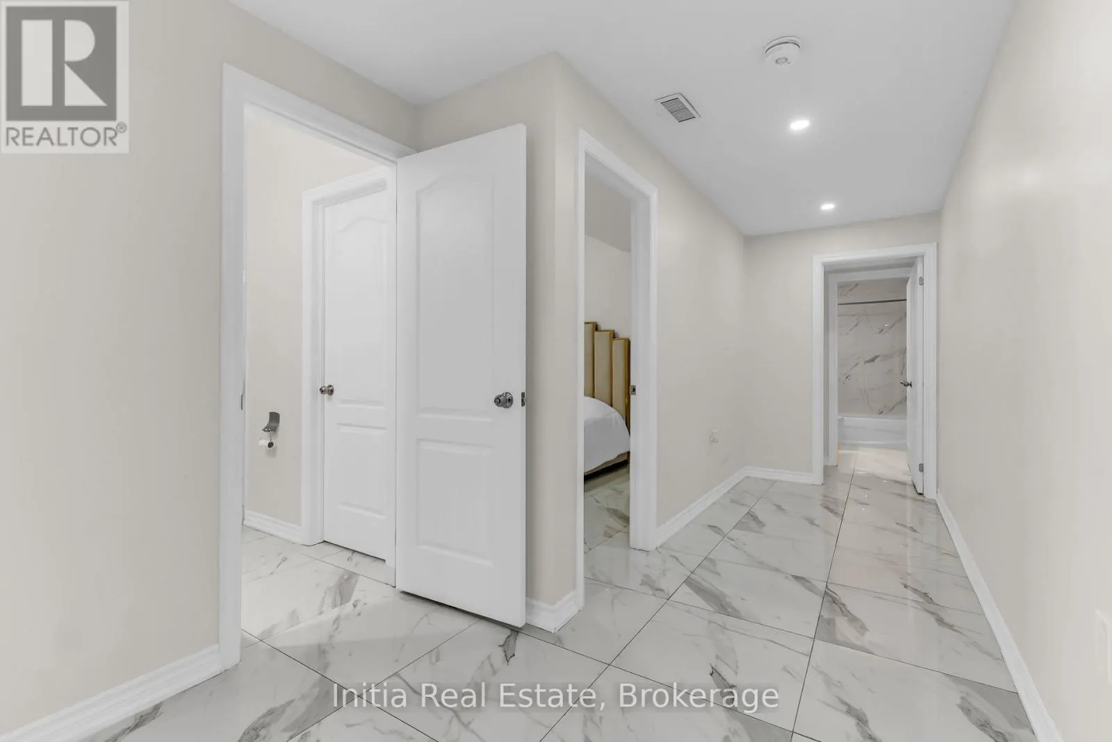 12 ERINTOWN CRESCENT S