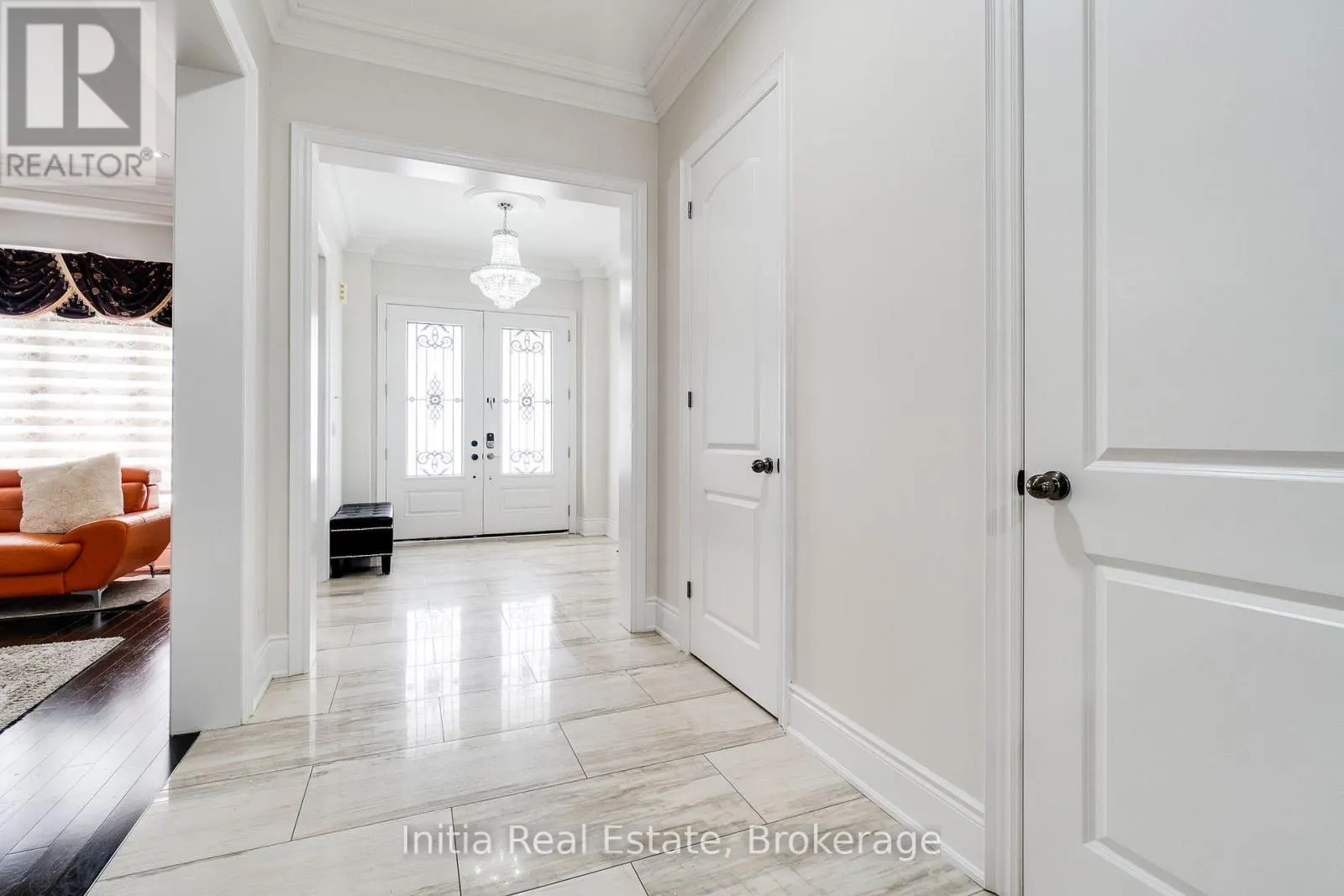 12 ERINTOWN CRESCENT S
