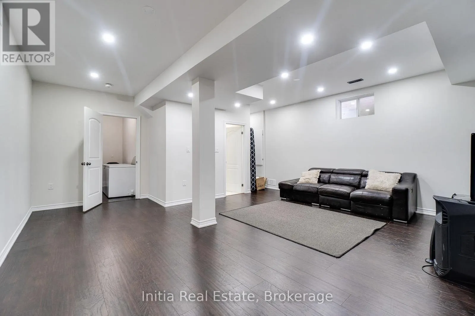 12 ERINTOWN CRESCENT S