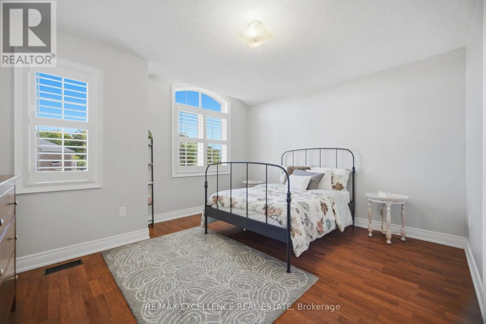 13 SAGE MEADOW CRESCENT