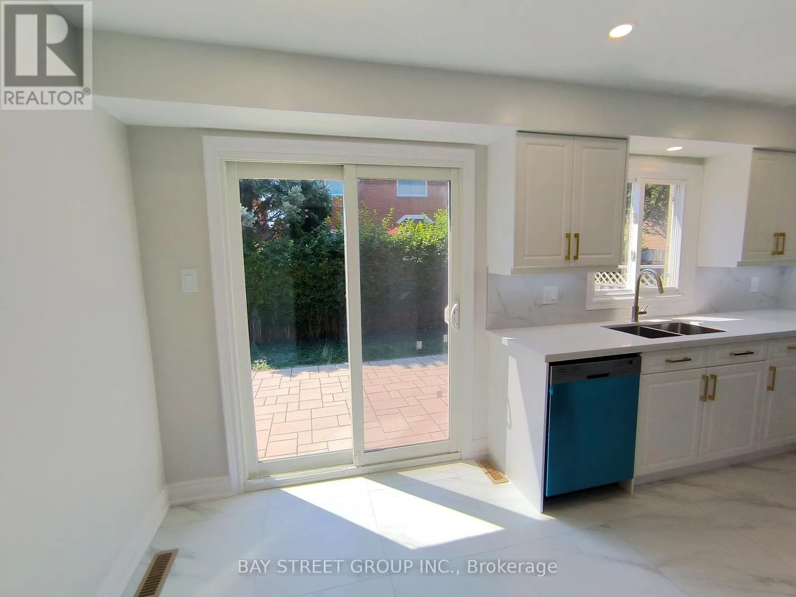 3282 DRAGON DRIVE