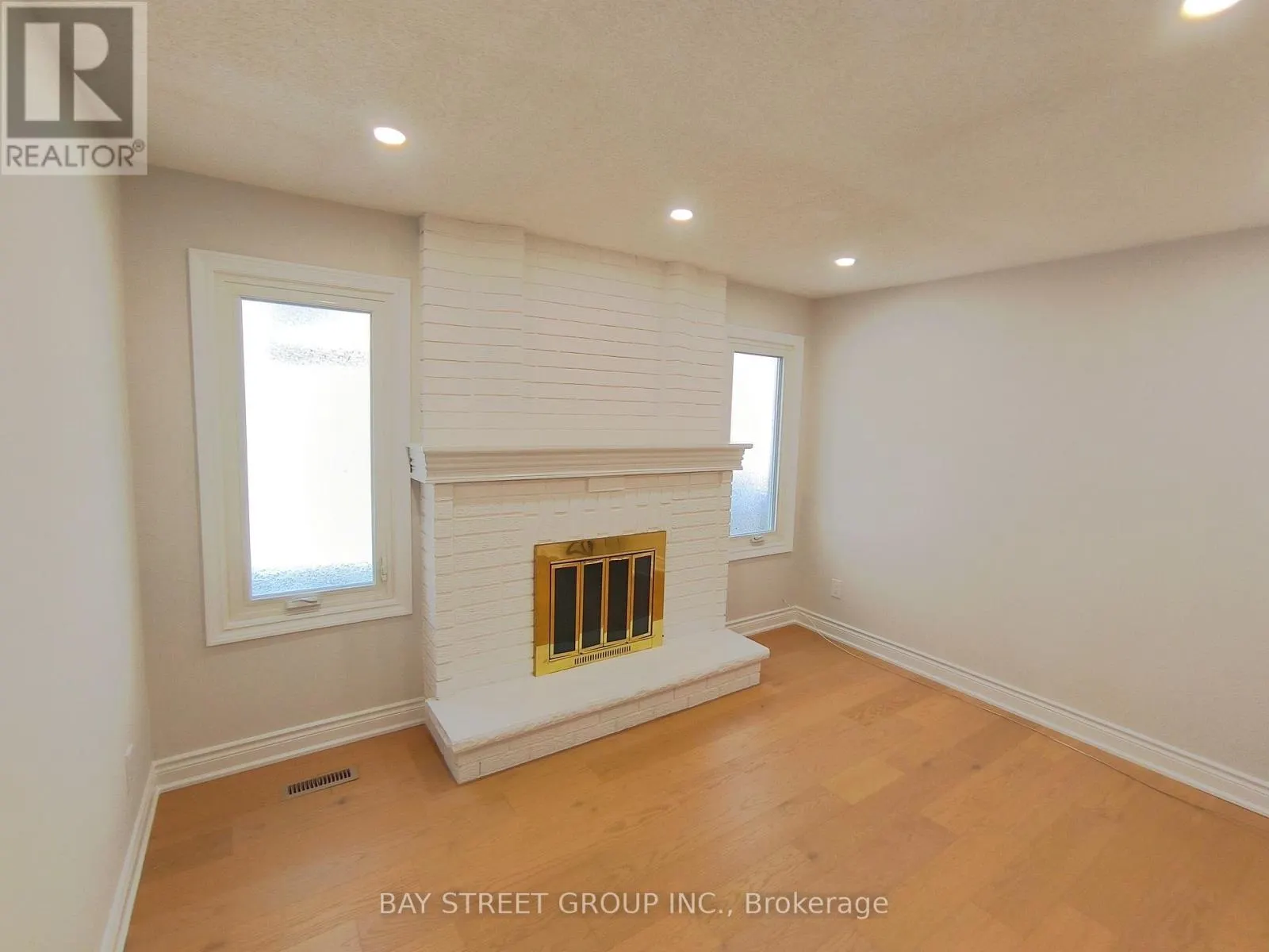 3282 DRAGON DRIVE