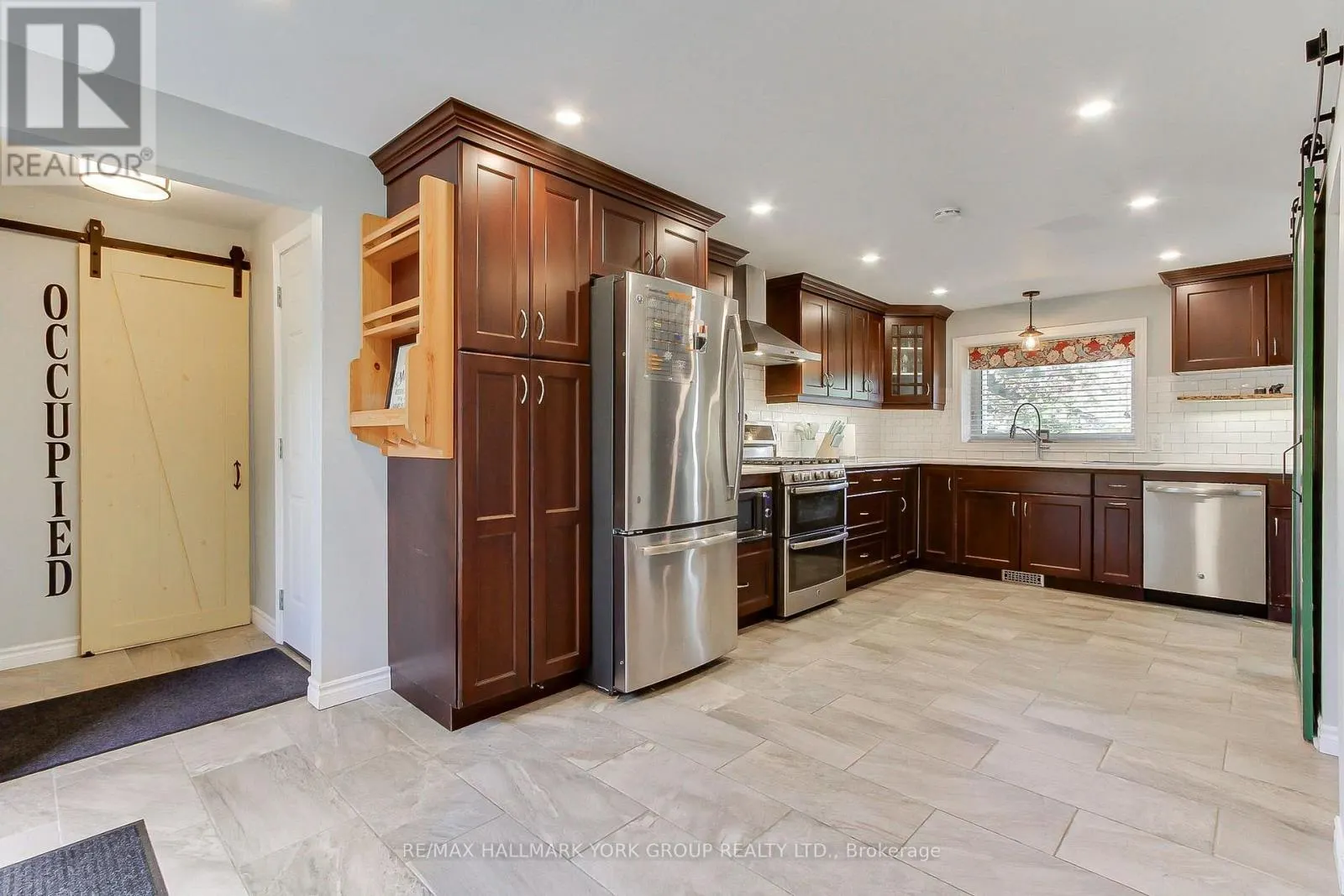 137 CHURCHILL ROAD S