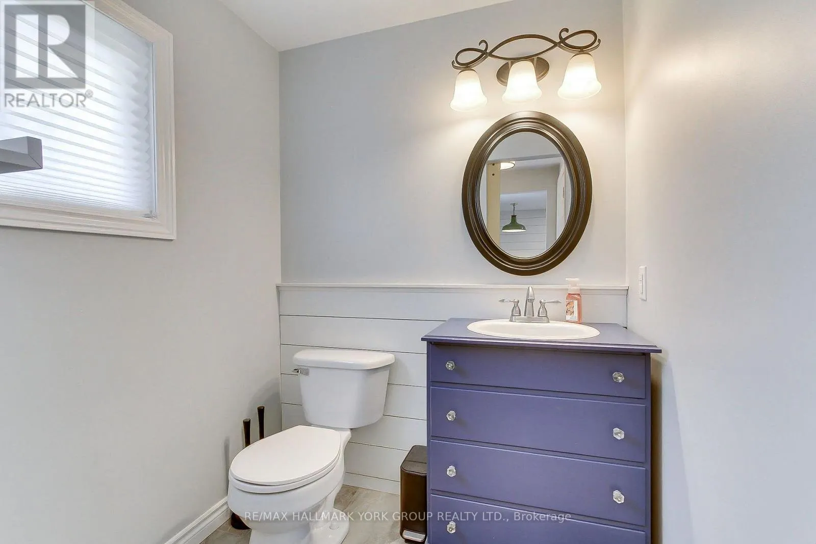 137 CHURCHILL ROAD S