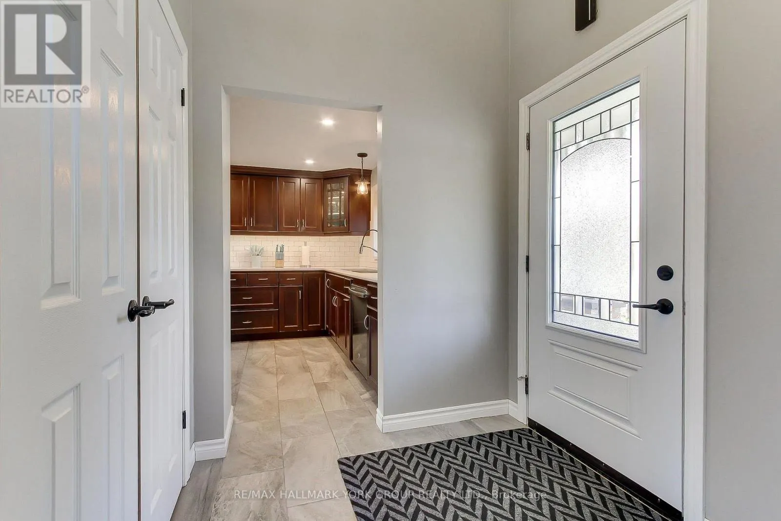 137 CHURCHILL ROAD S