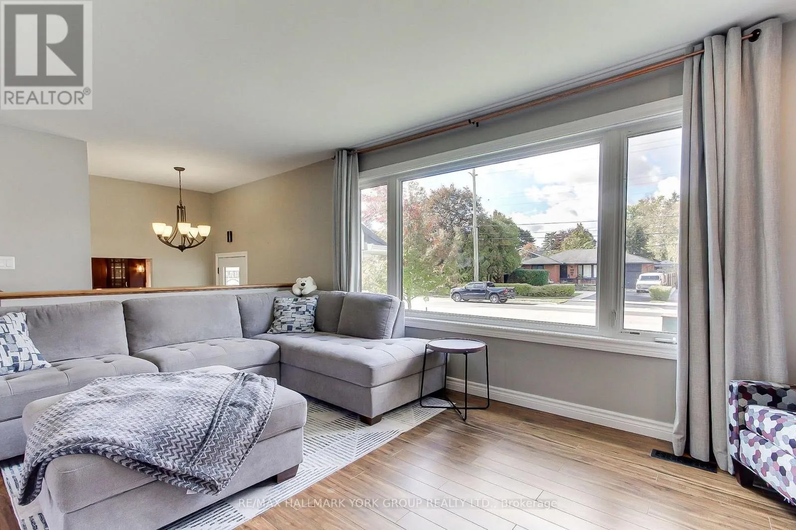 137 CHURCHILL ROAD S
