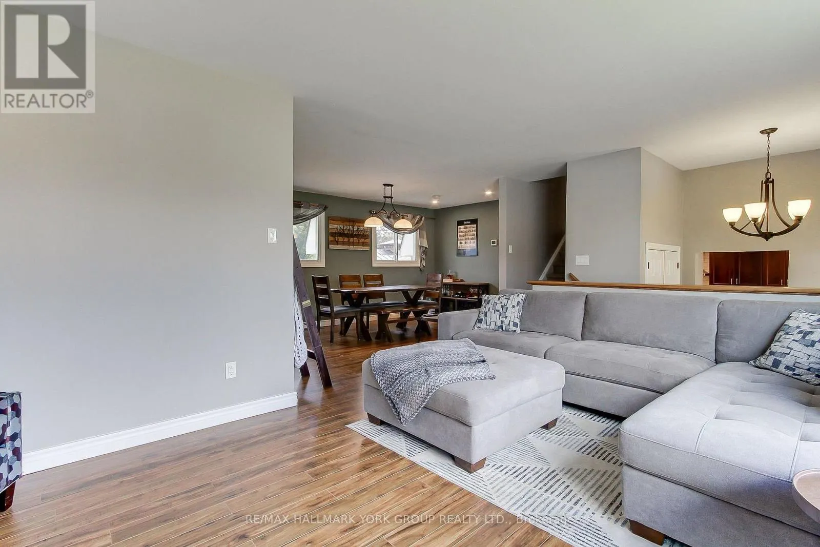 137 CHURCHILL ROAD S