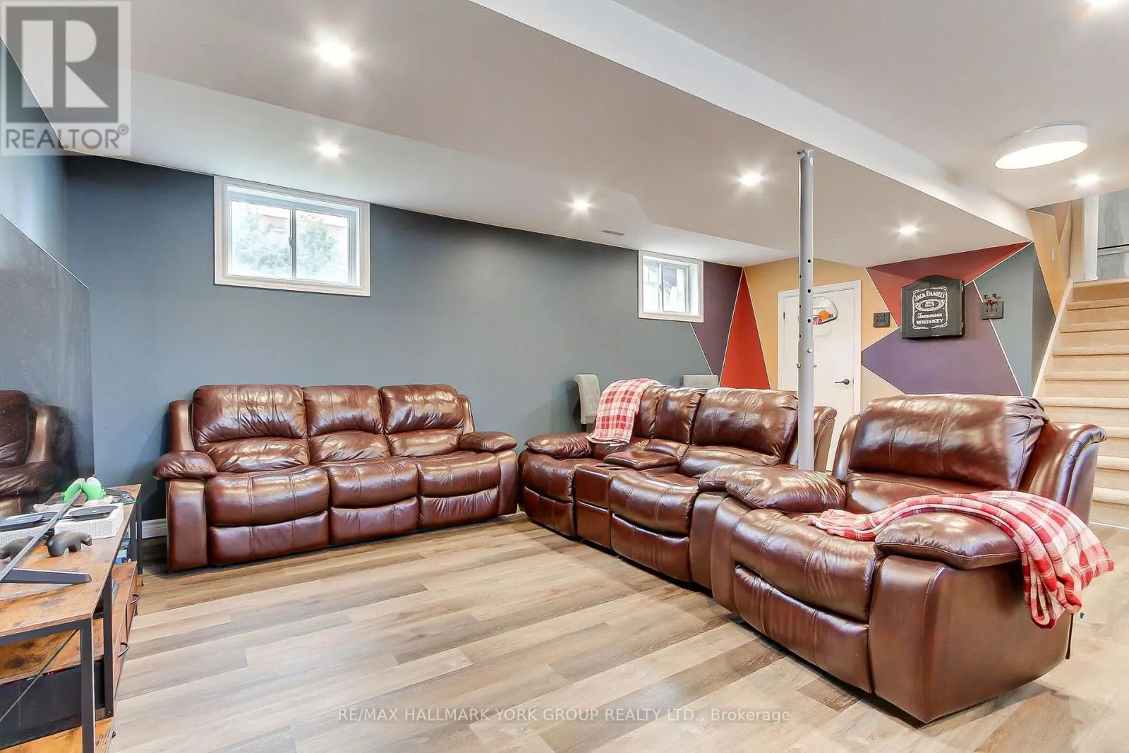 137 CHURCHILL ROAD S