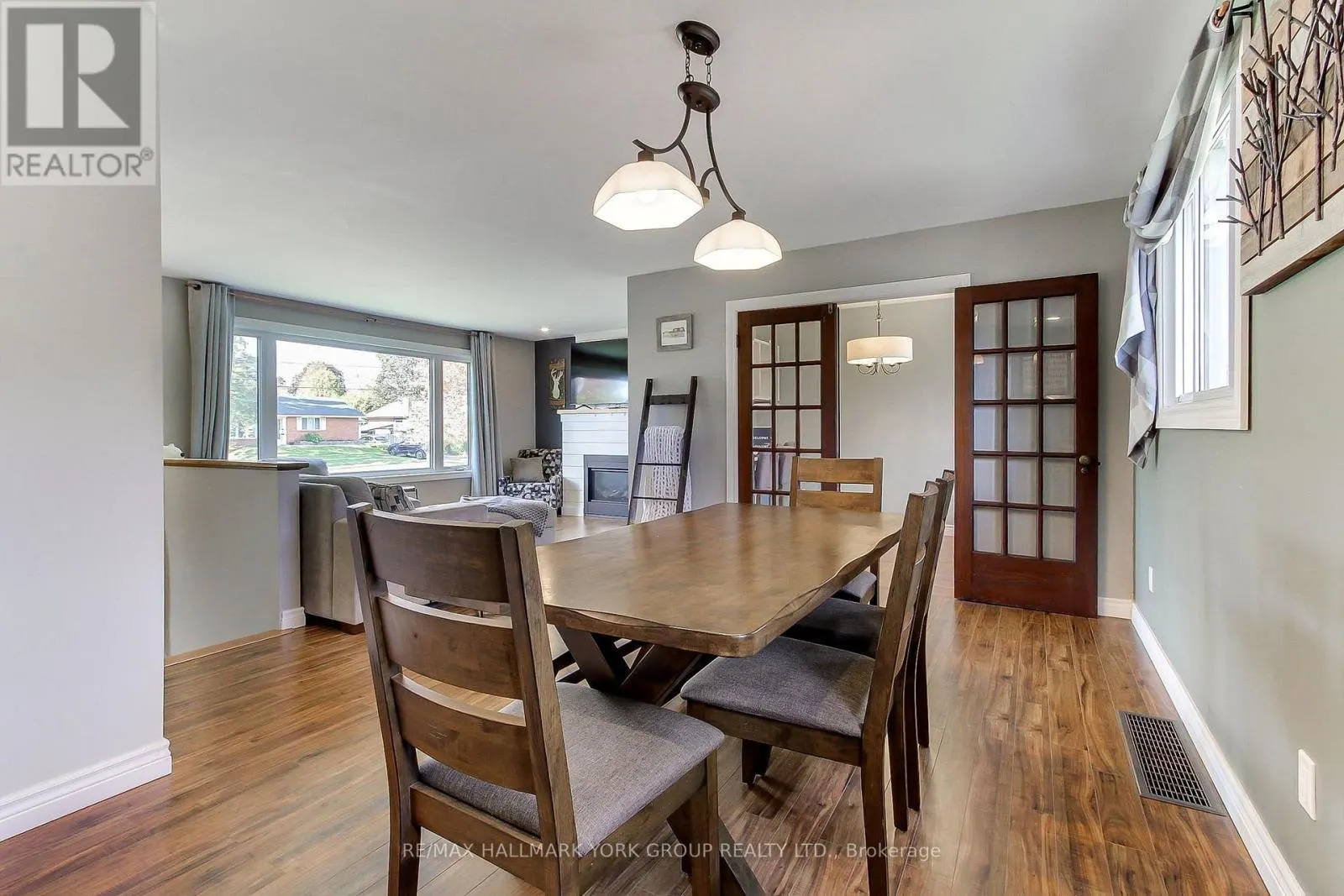137 CHURCHILL ROAD S