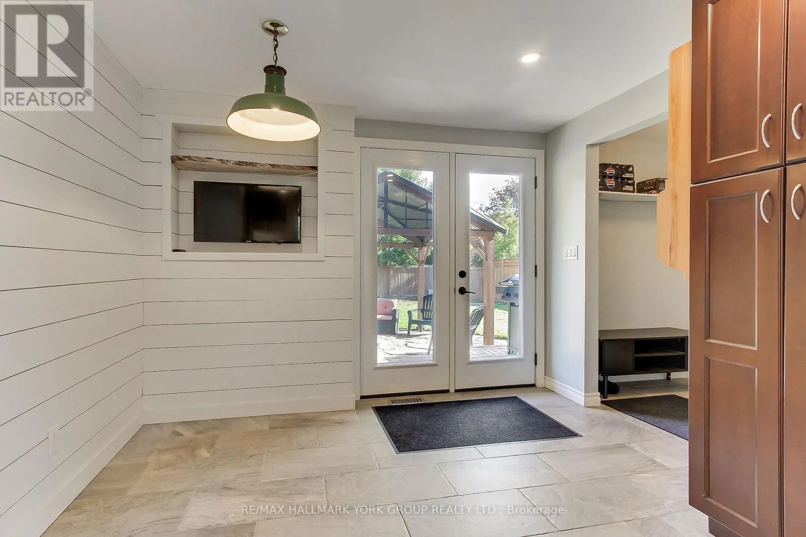 137 CHURCHILL ROAD S