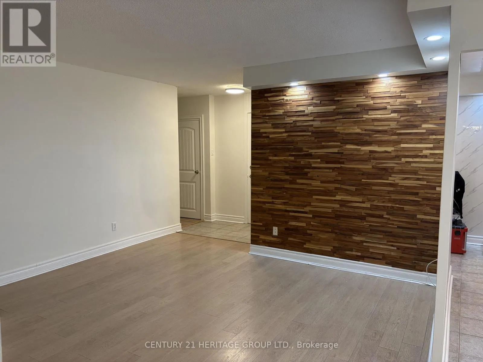 411 - 80 GRANDRAVINE DRIVE