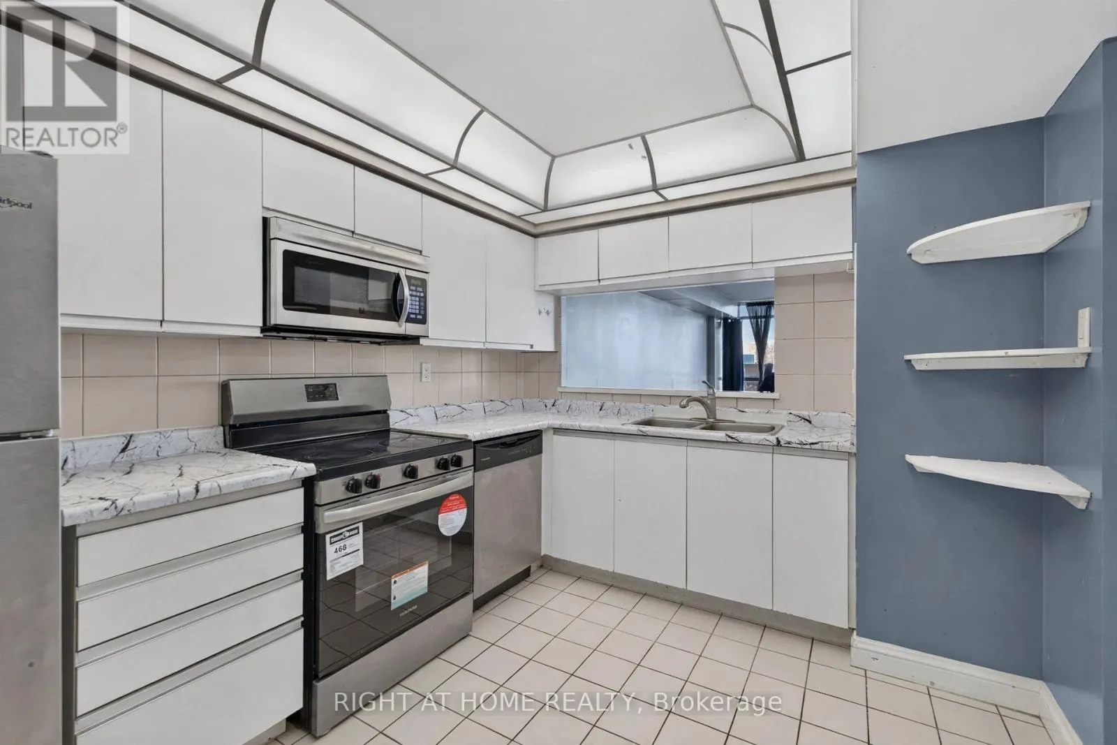708 - 22 HANOVER ROAD