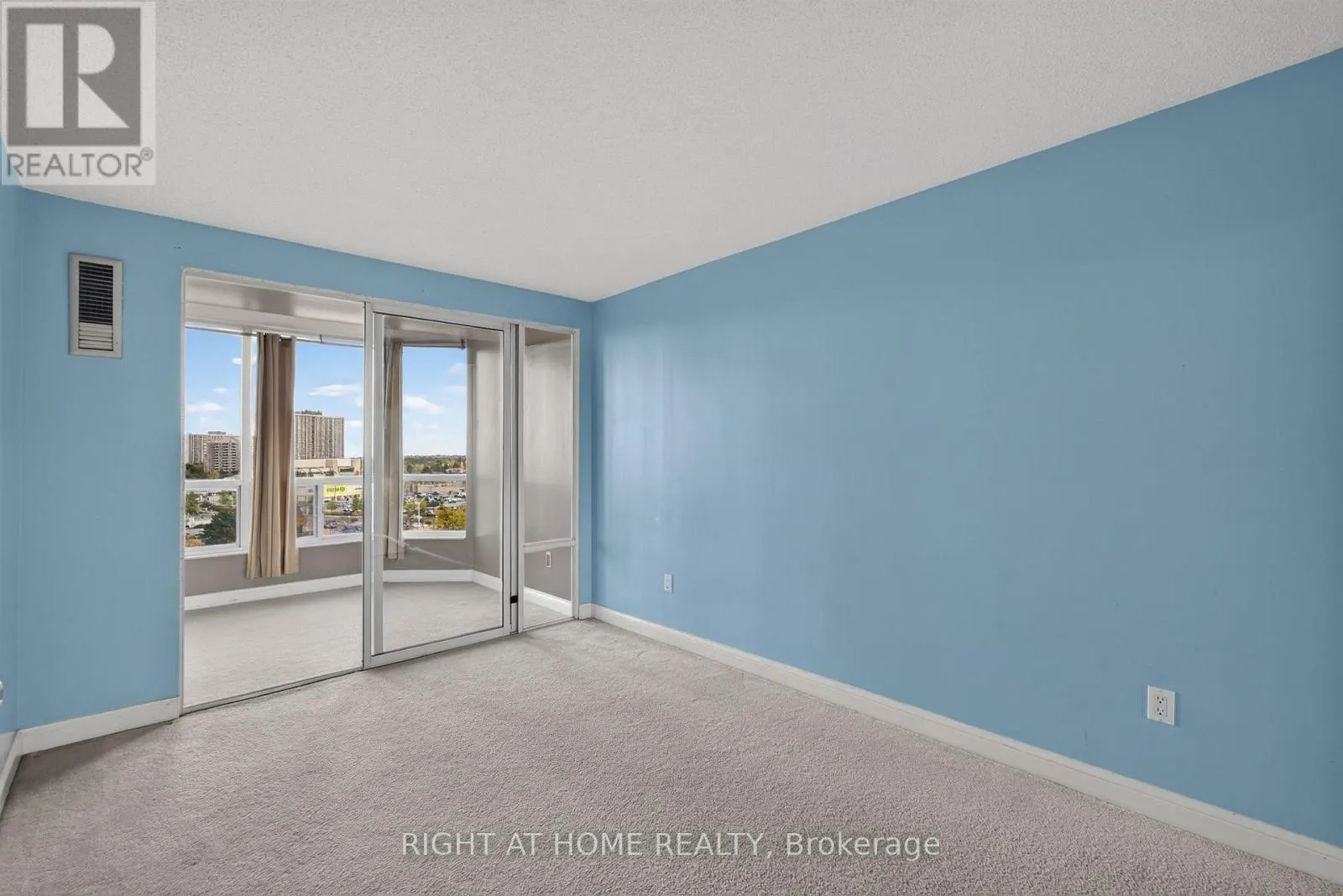 708 - 22 HANOVER ROAD