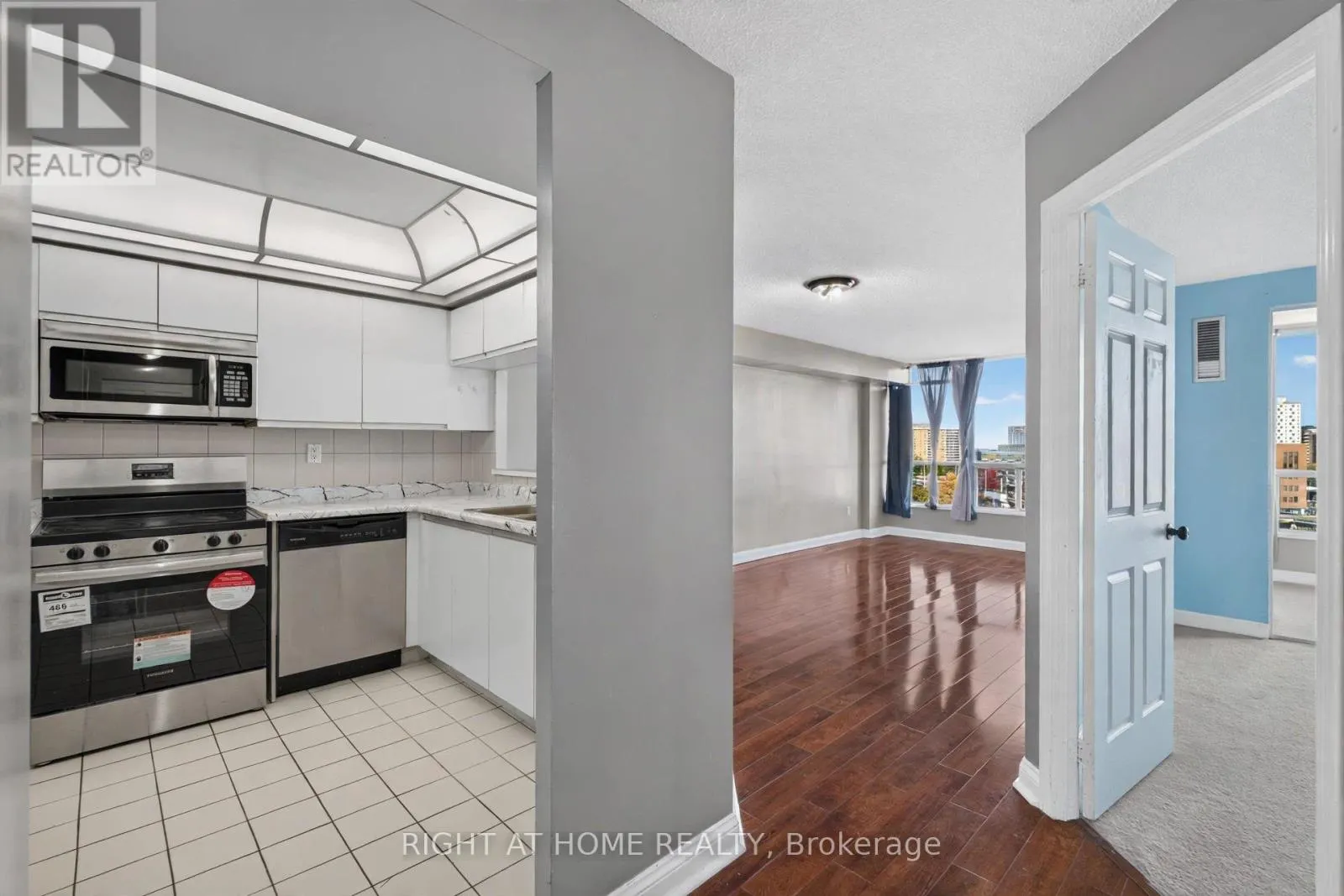 708 - 22 HANOVER ROAD