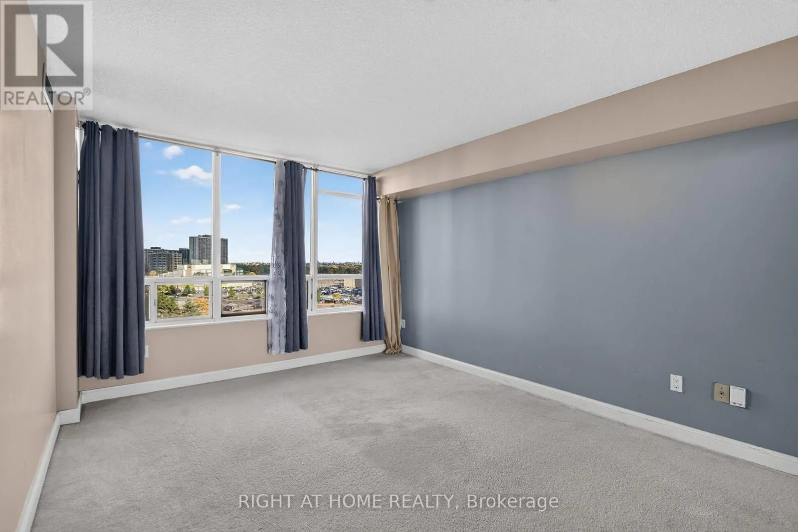708 - 22 HANOVER ROAD
