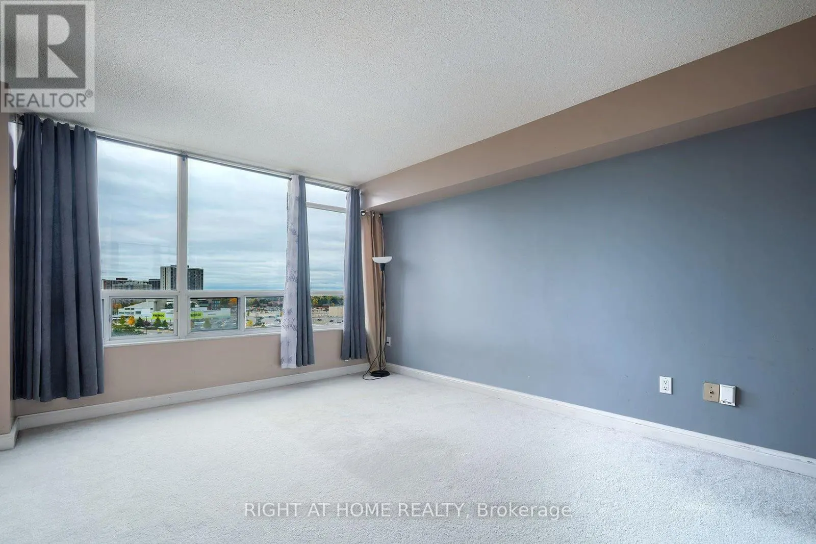 708 - 22 HANOVER ROAD